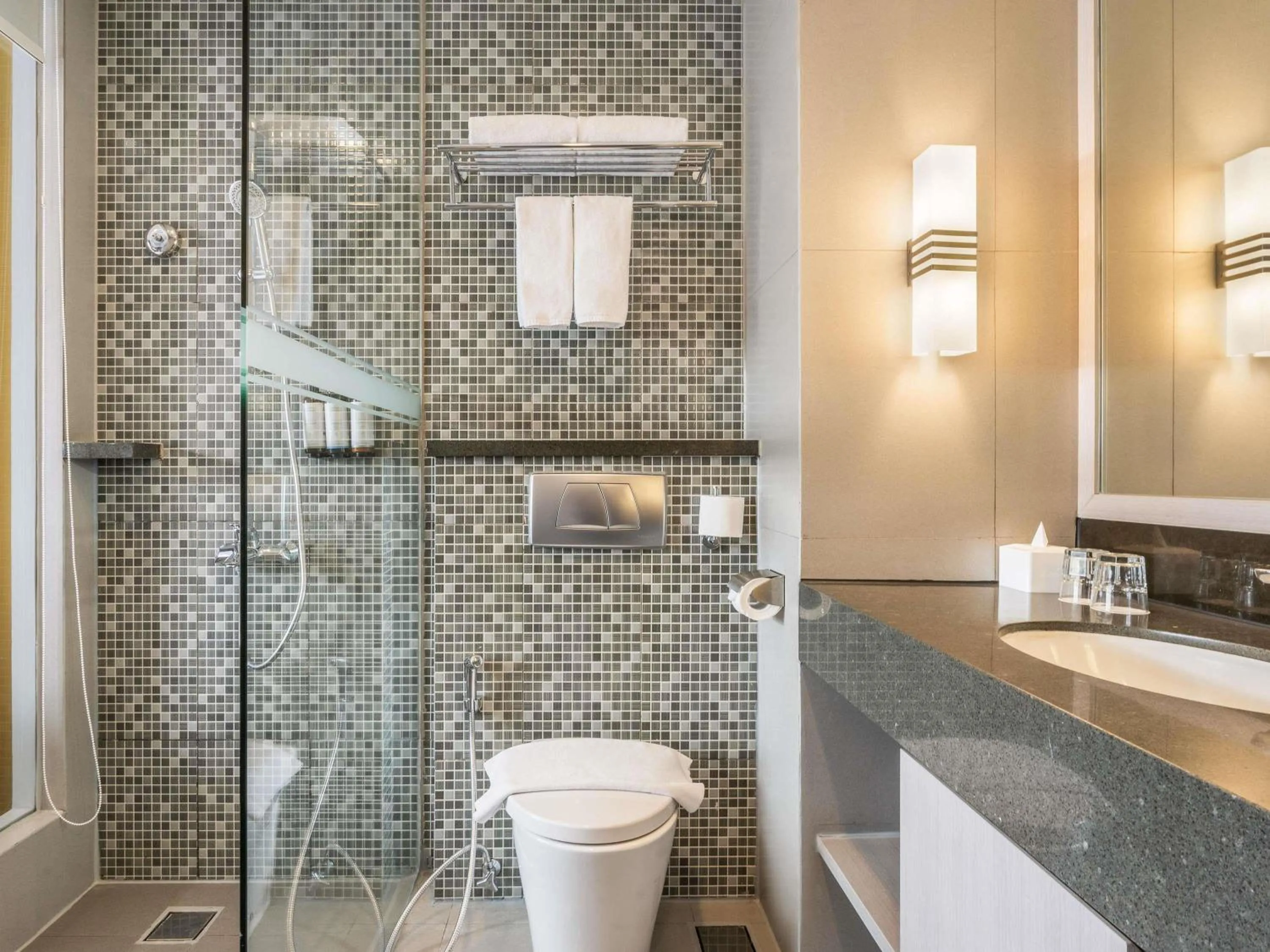 Privilege Twin Room in Mercure Jakarta Cikini