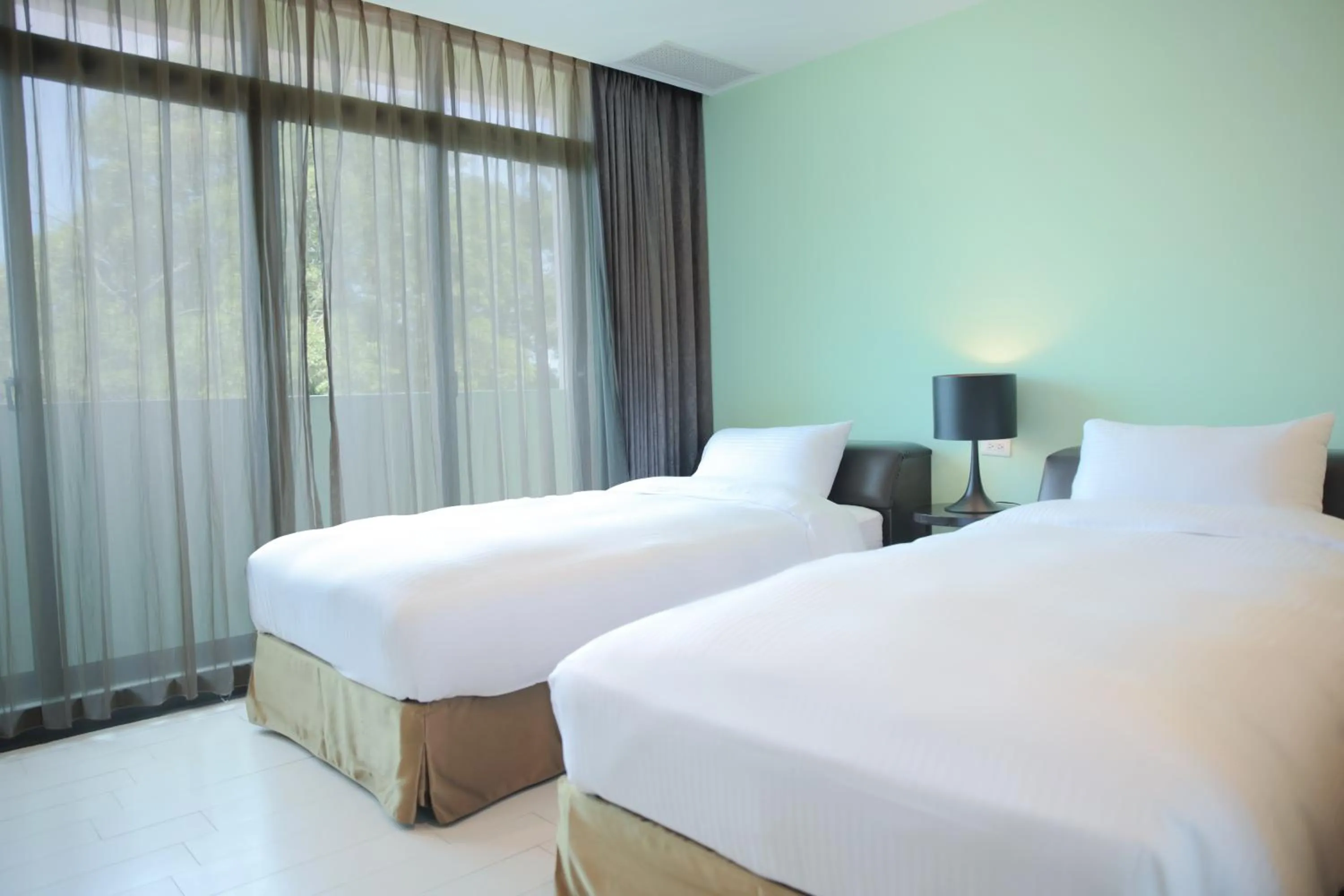Standard Twin Room in 823 Tourist Hotel