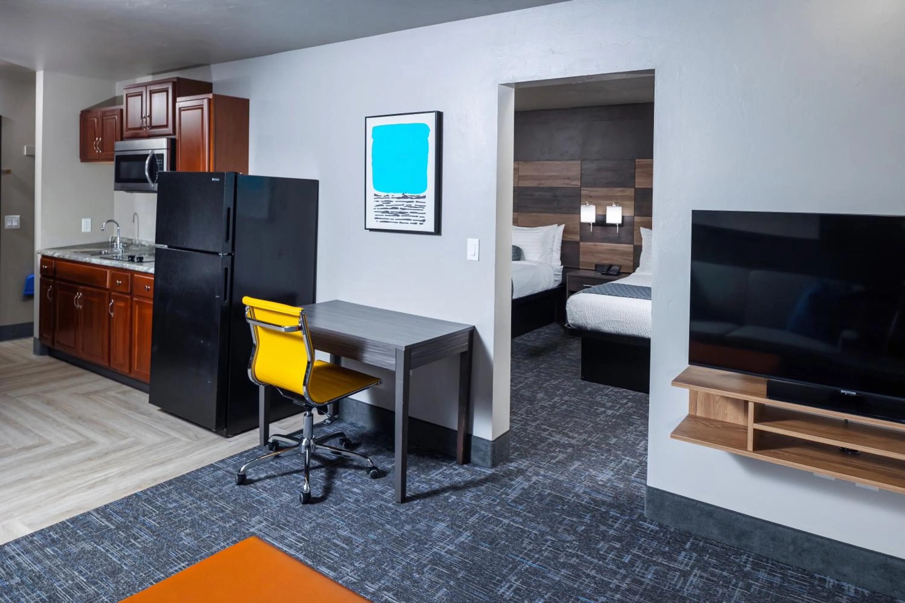 Two-Room Suite in Hotel J Green Bay