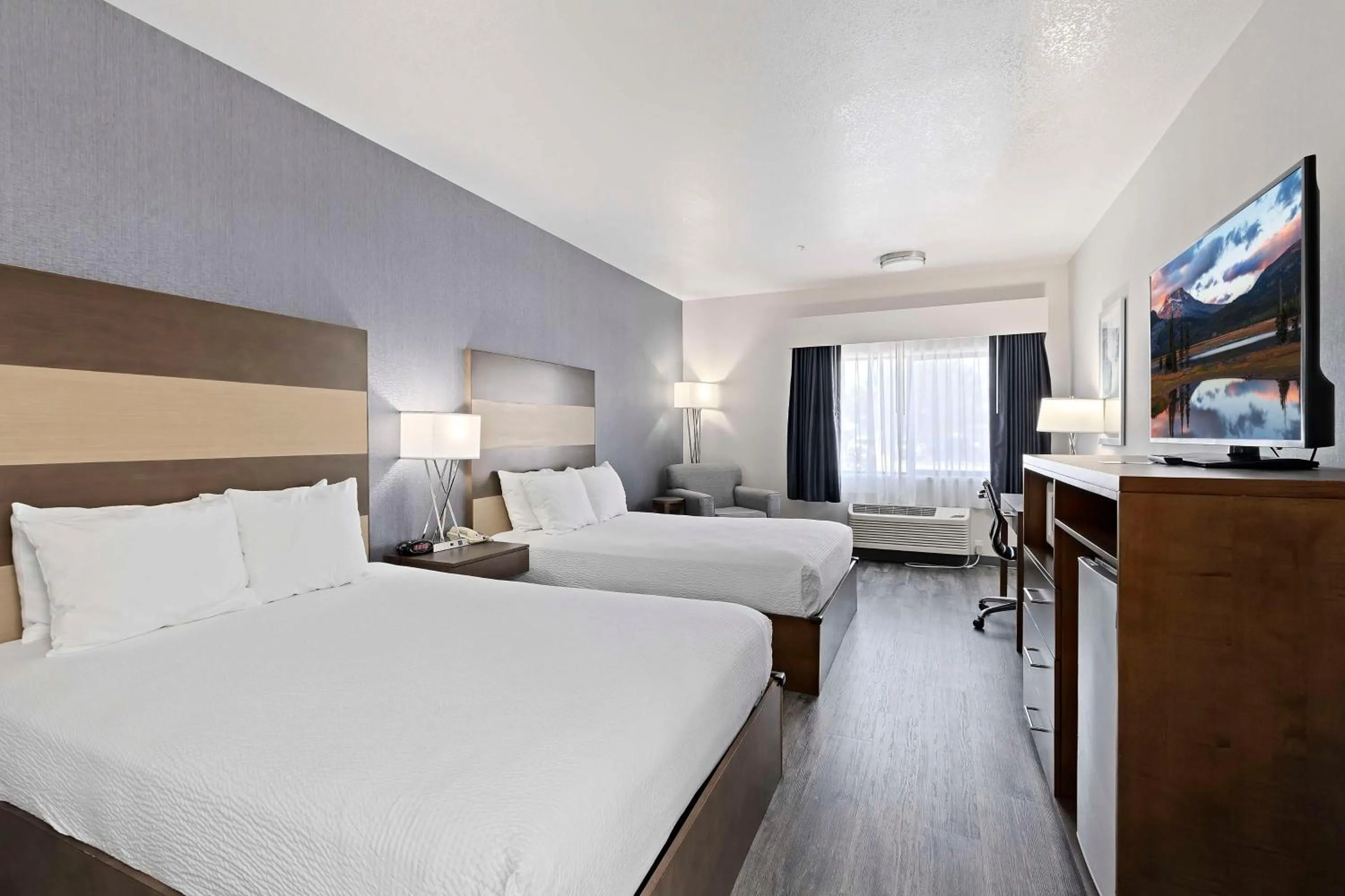 Queen Room with Two Queen Beds and Roll-In Shower - Mobility Accessible in Best Western Plus Twin Falls Hotel