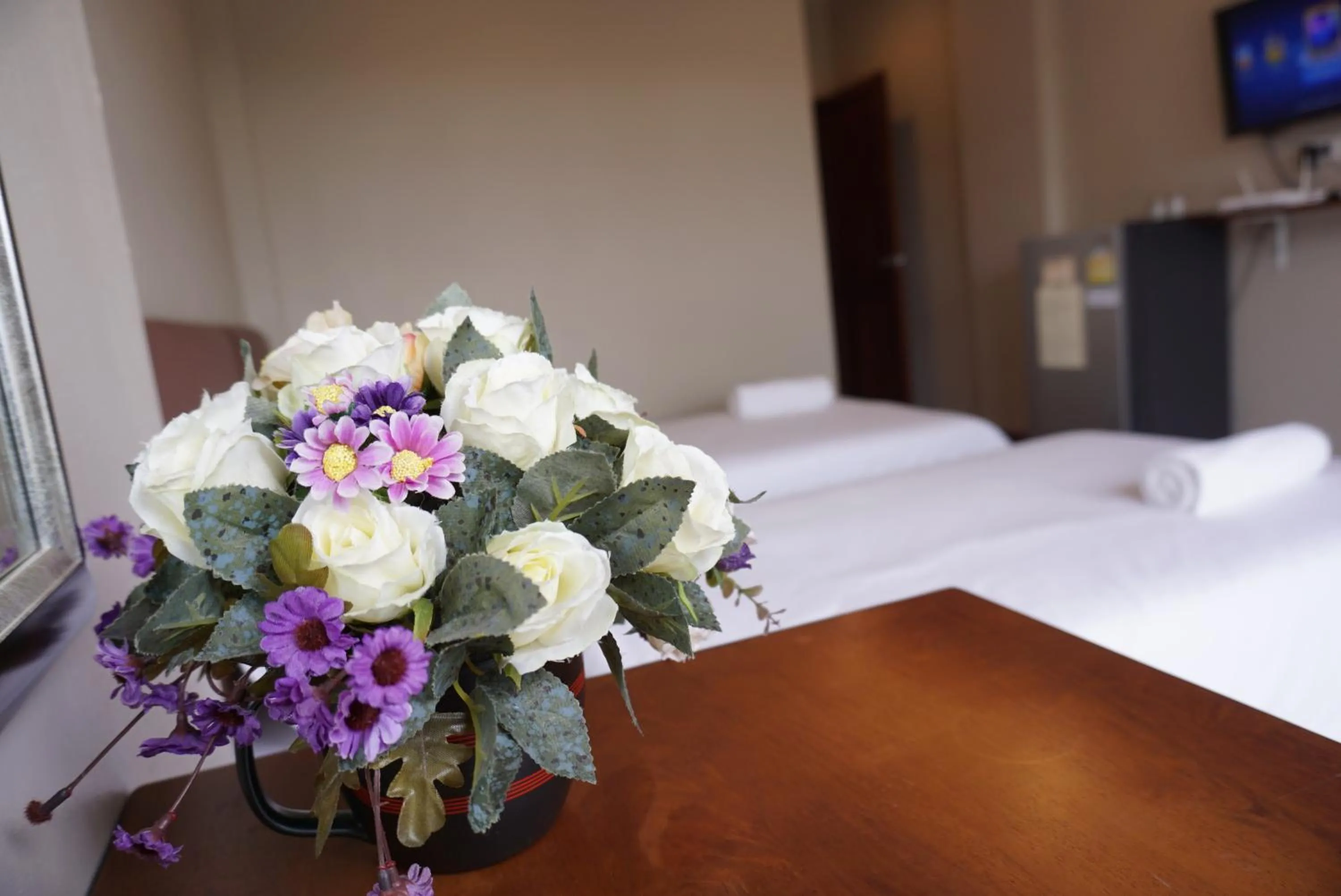 Deluxe Twin Room in Chompu Nakarin Apartment