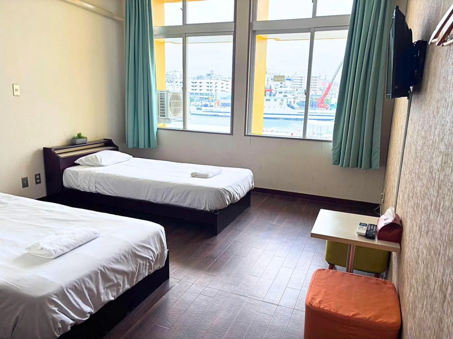 Twin Room with Private Bathroom in My Place