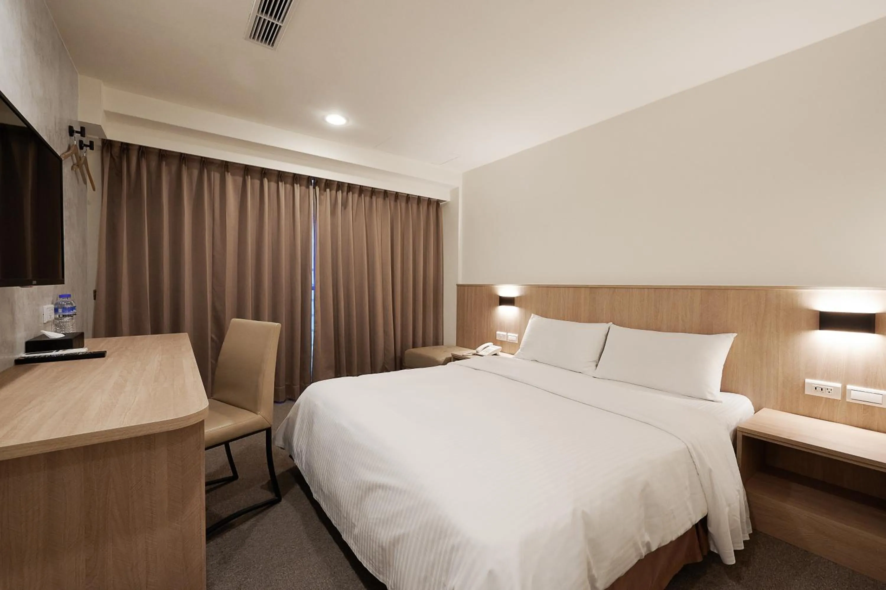 Standard Double Room in Nei Jiang Hotel