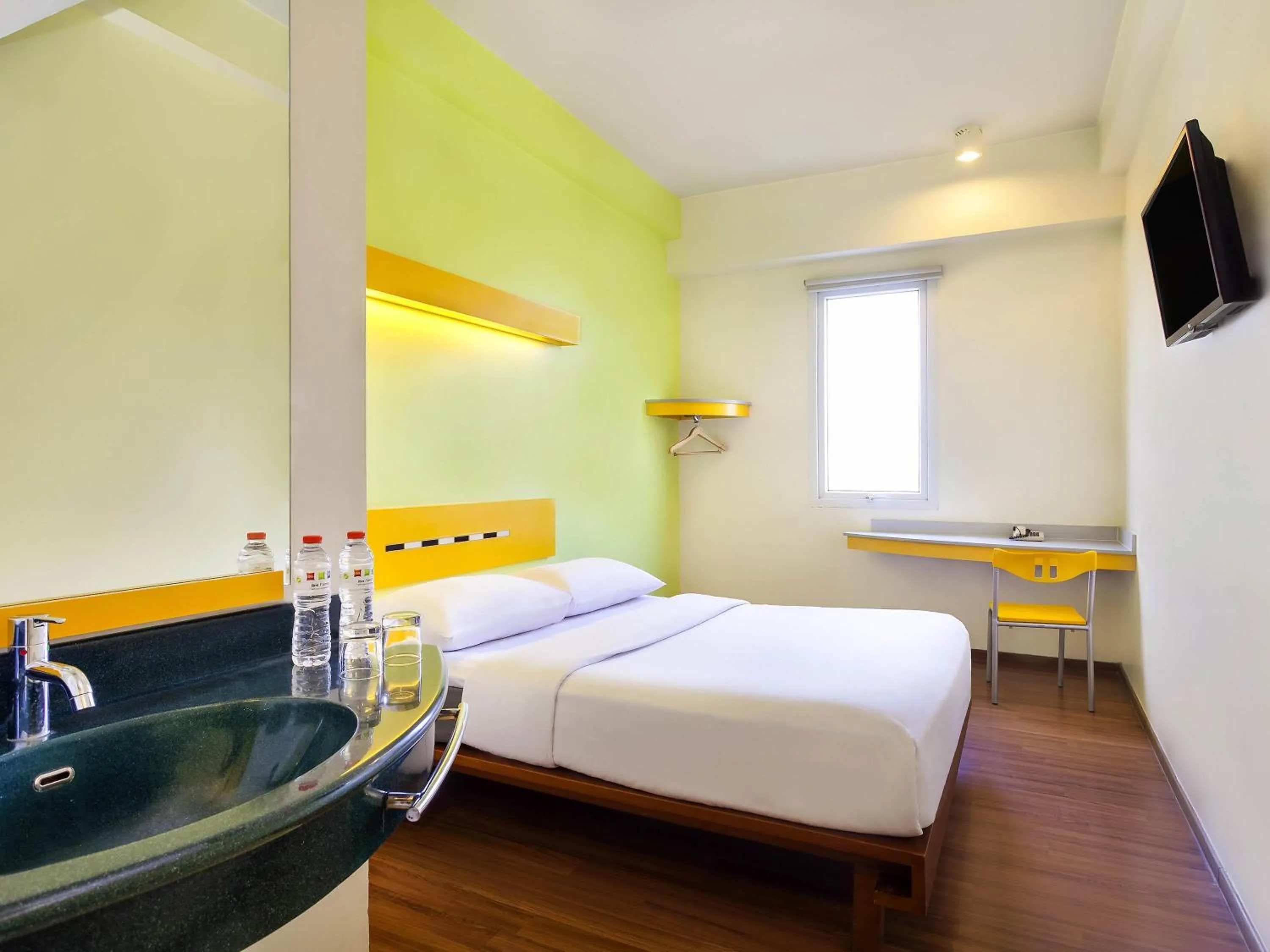 Queen Room in Ibis Budget Jakarta Cikini