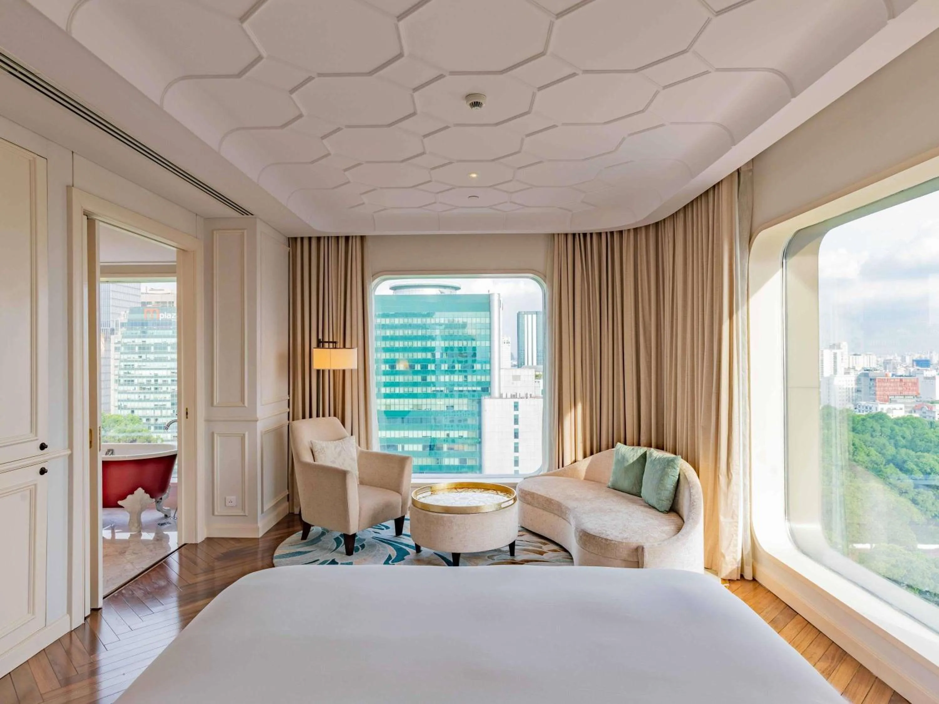 Executive Studio Suite in Hotel Des Arts Saigon Mgallery Collection