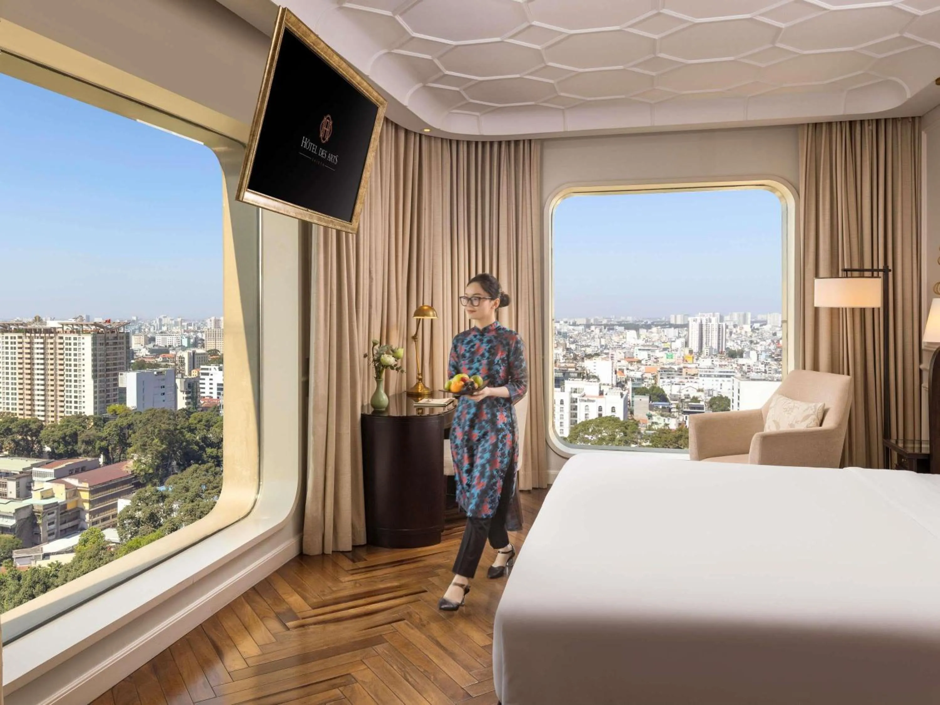 Deluxe Corner Room, 1 King Size Bed, City View in Hotel Des Arts Saigon Mgallery Collection