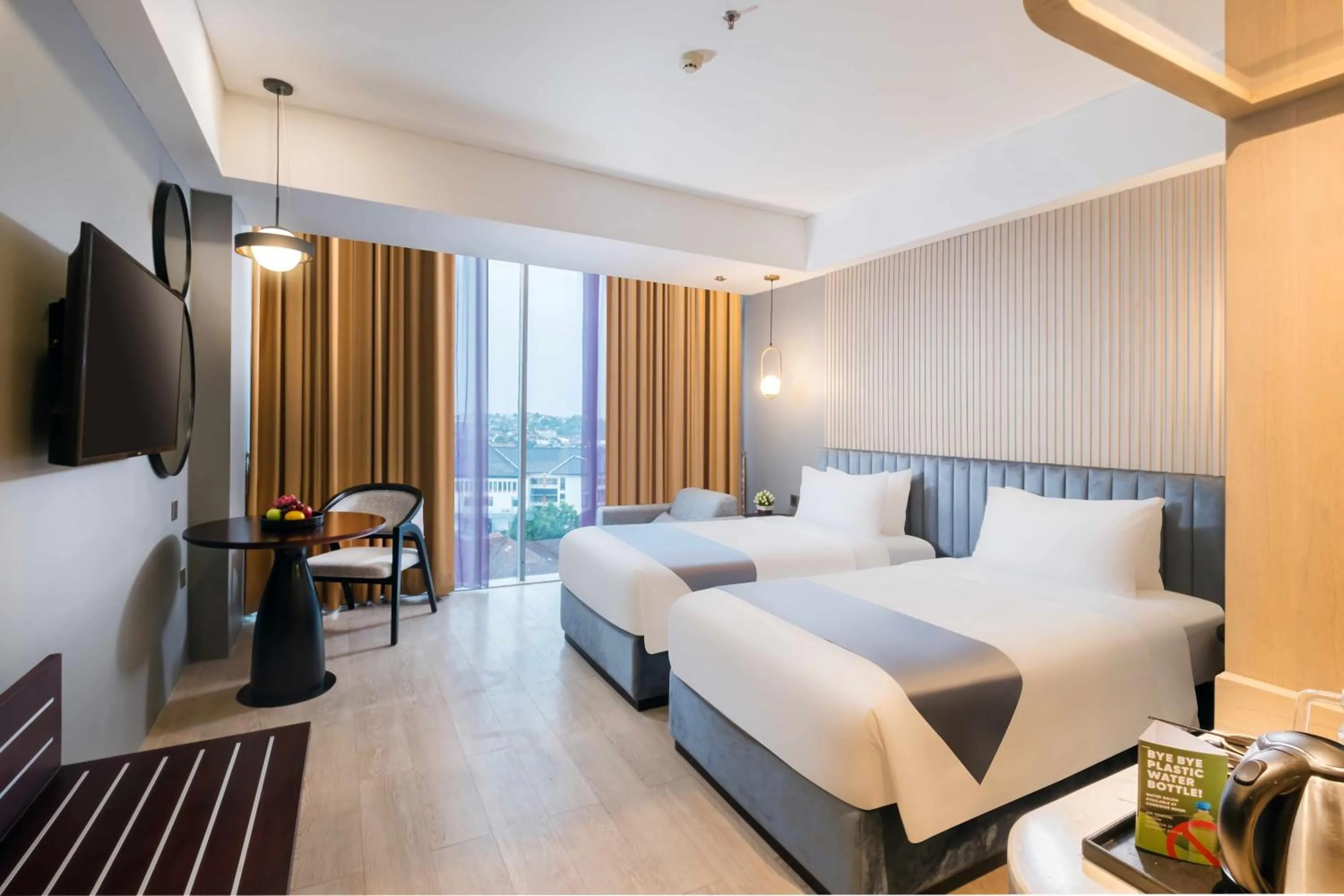 Grand Deluxe Twin Room in Grand Edge Hotel Semarang