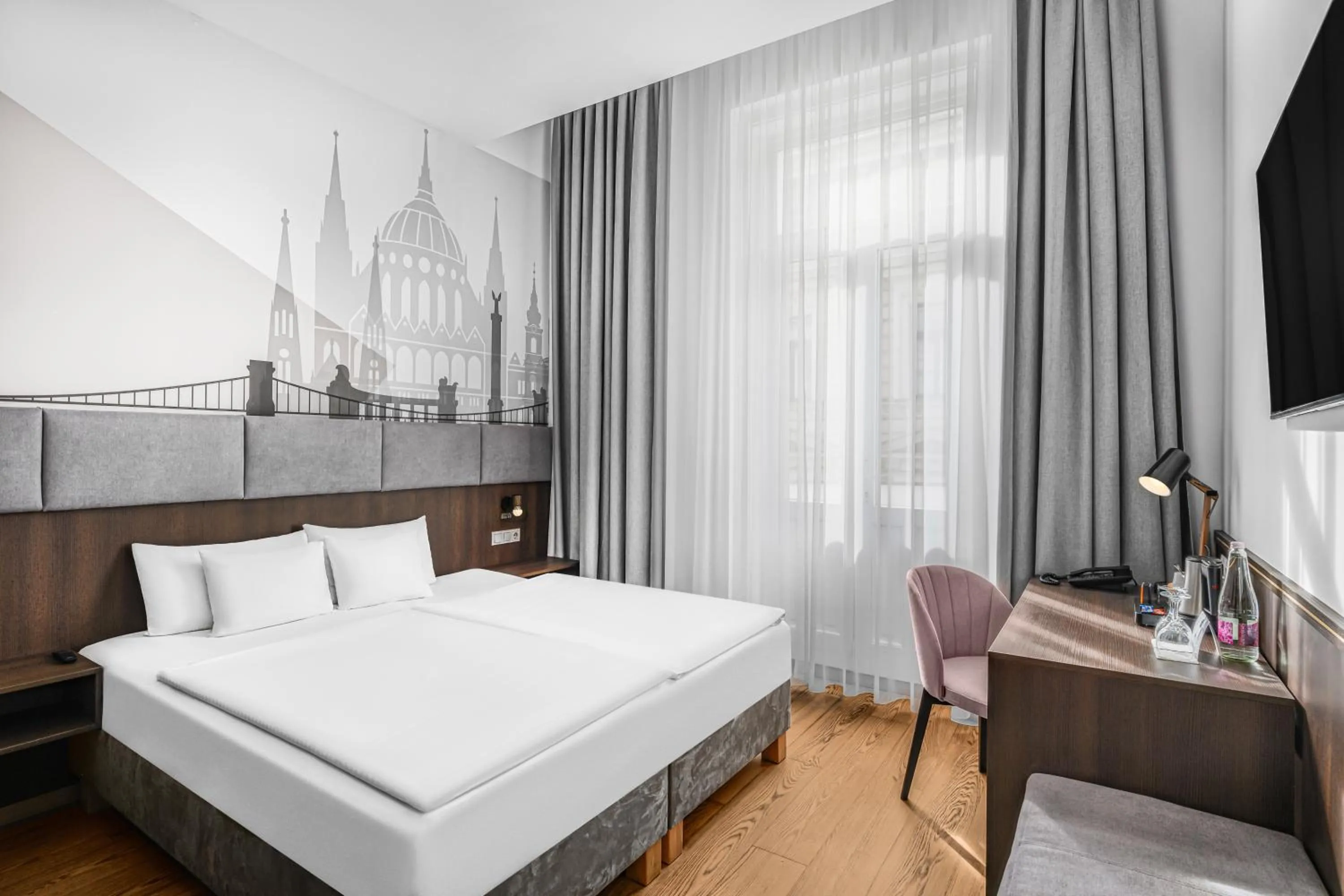 Superior Double Room in 12 Revay Hotel