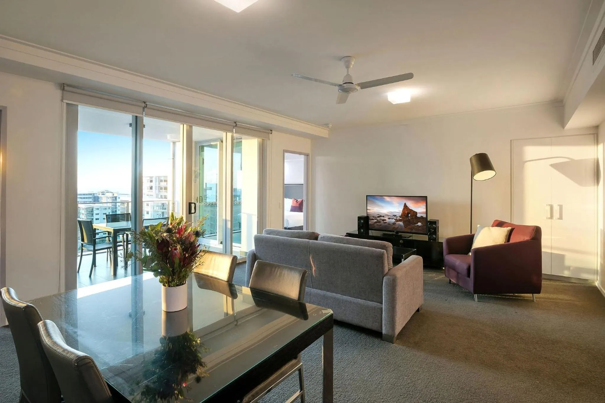 Two-Bedroom Apartment in H on Mitchell Apartment Hotel