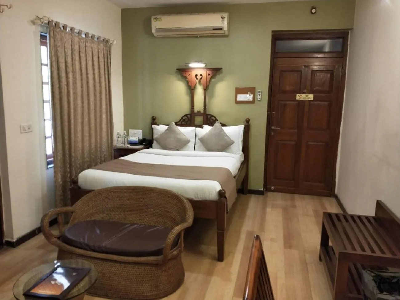 Executive Single Room - single occupancy in WelcomHeritage Mani Mansion