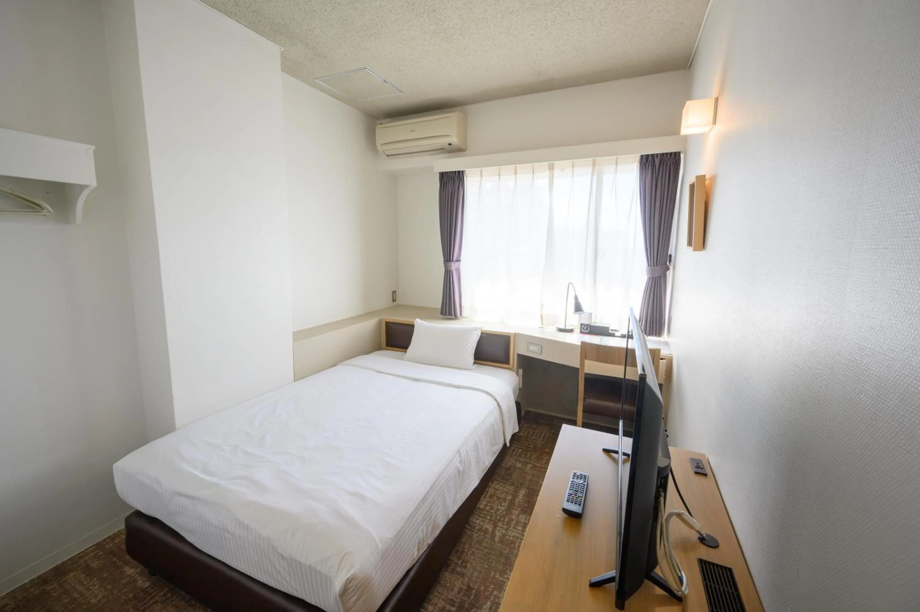 Economy Double Room - single occupancy in Hotel Emerald Isle Ishigakijima