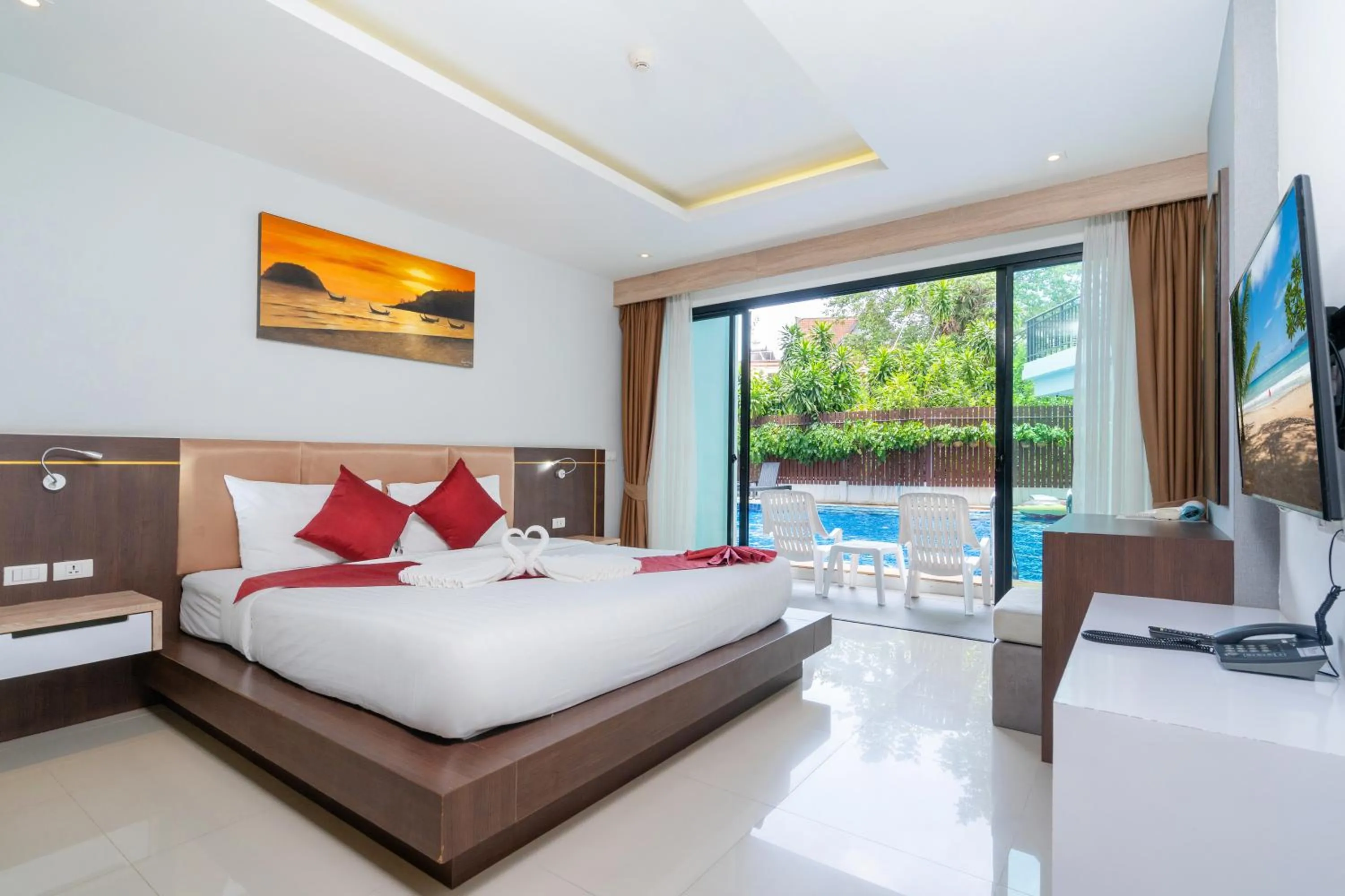Deluxe Double Room with Pool Access in Paripas Patong Resort