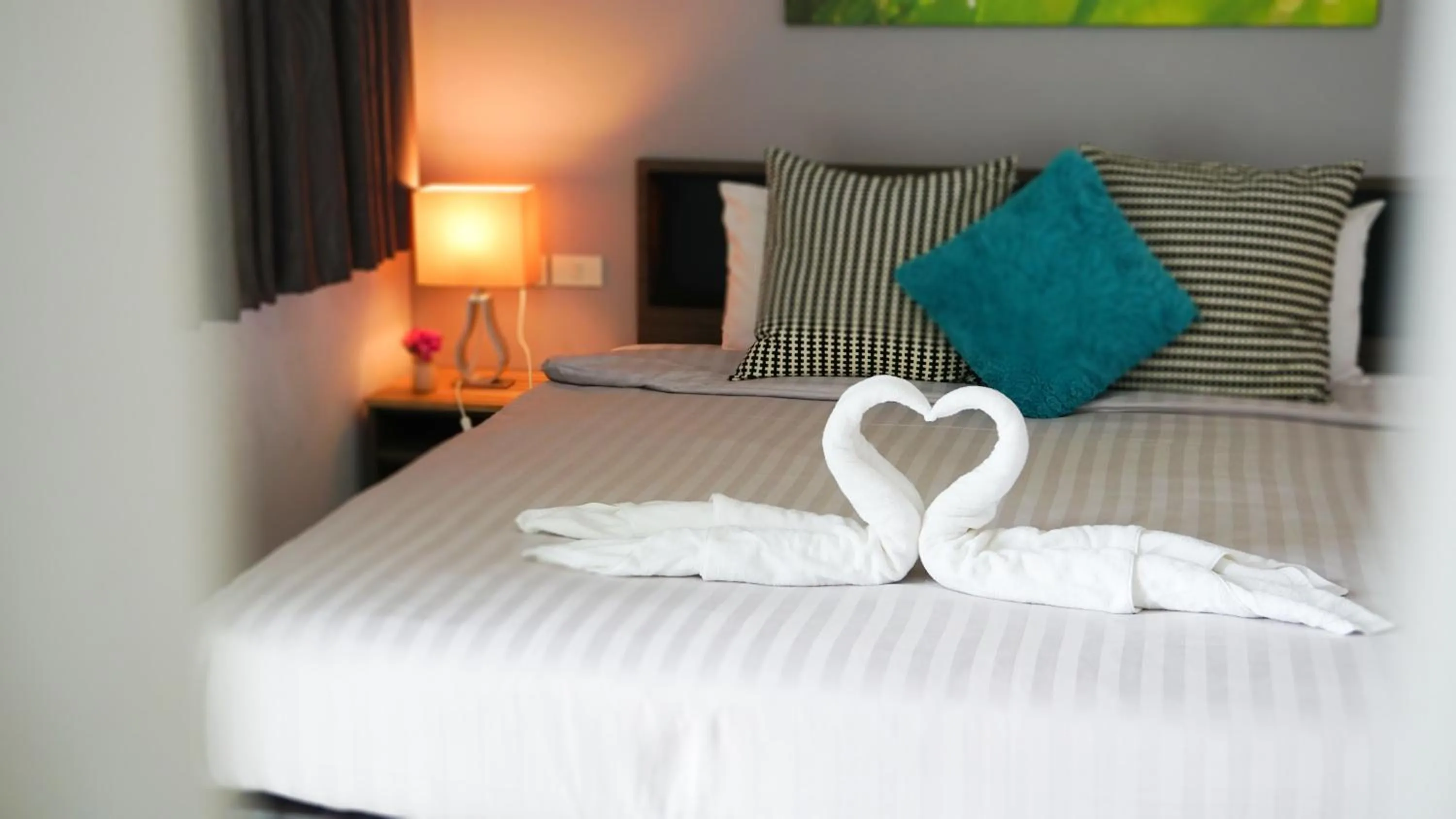 You Drive We Pay - Deluxe Double Room in Zada Residence