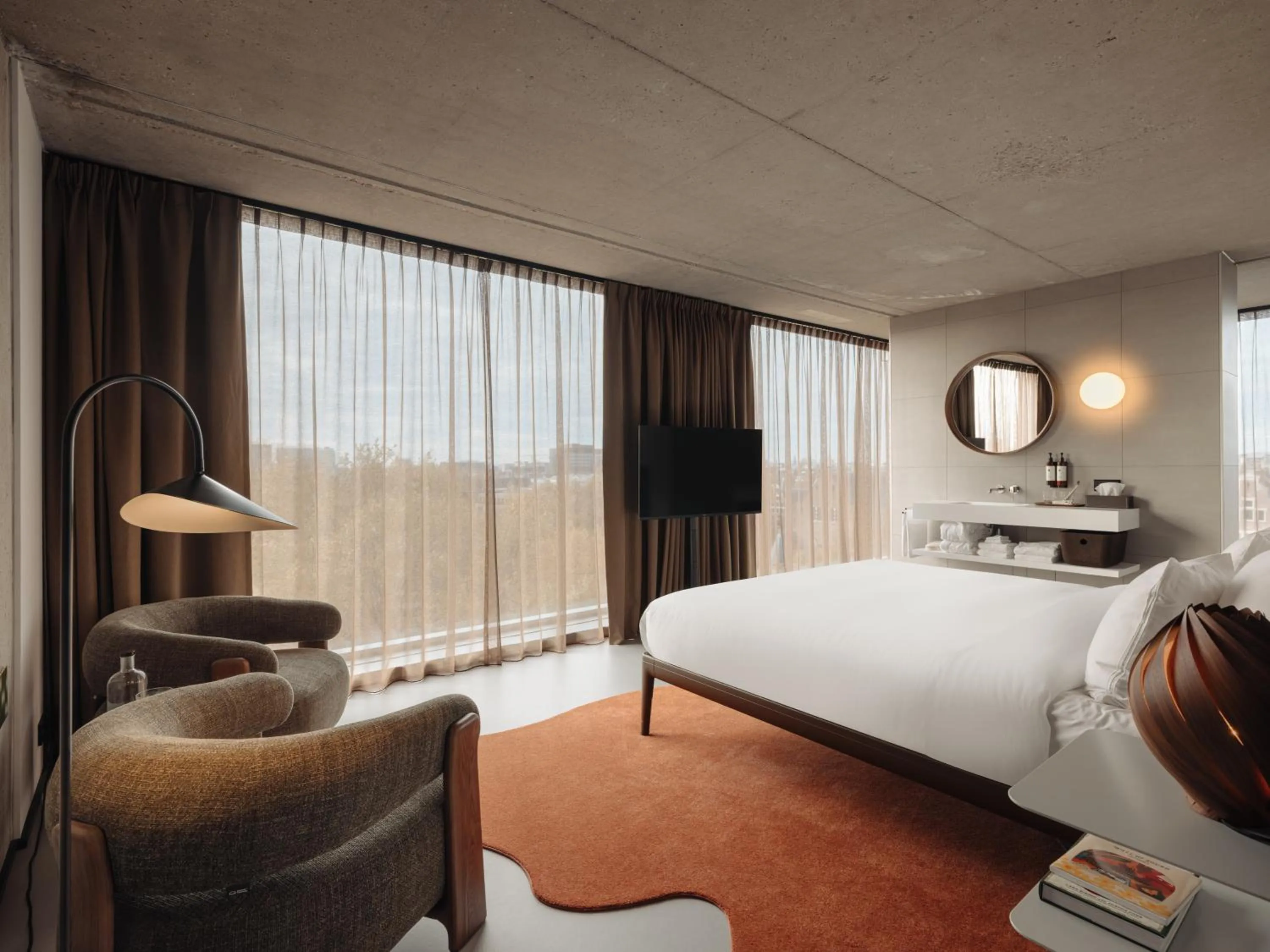 Superior with bath in Hotel V Oosterpark