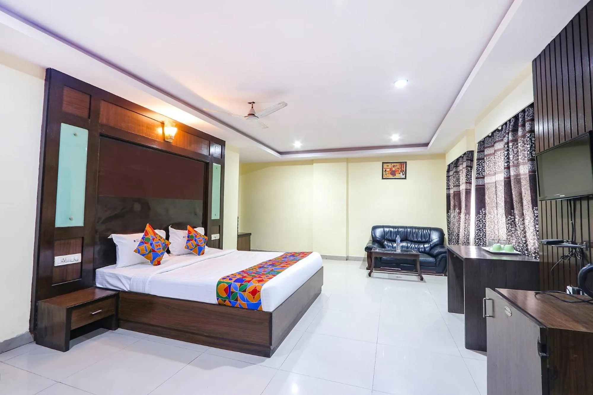 Executive Suite - single occupancy in FabHotel Royal Residency II - Nr Lakdikapul Metro Station