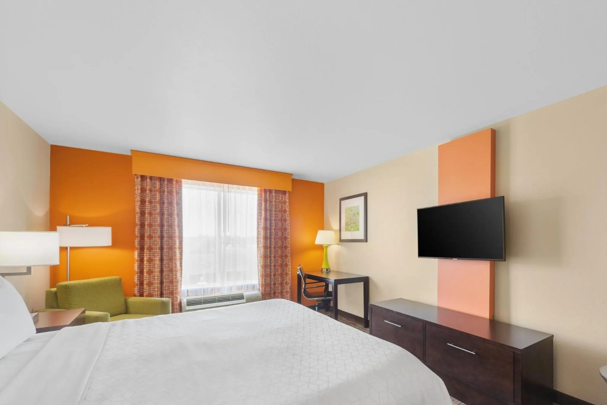 Standard King Room in Holiday Inn Express Tomball by IHG