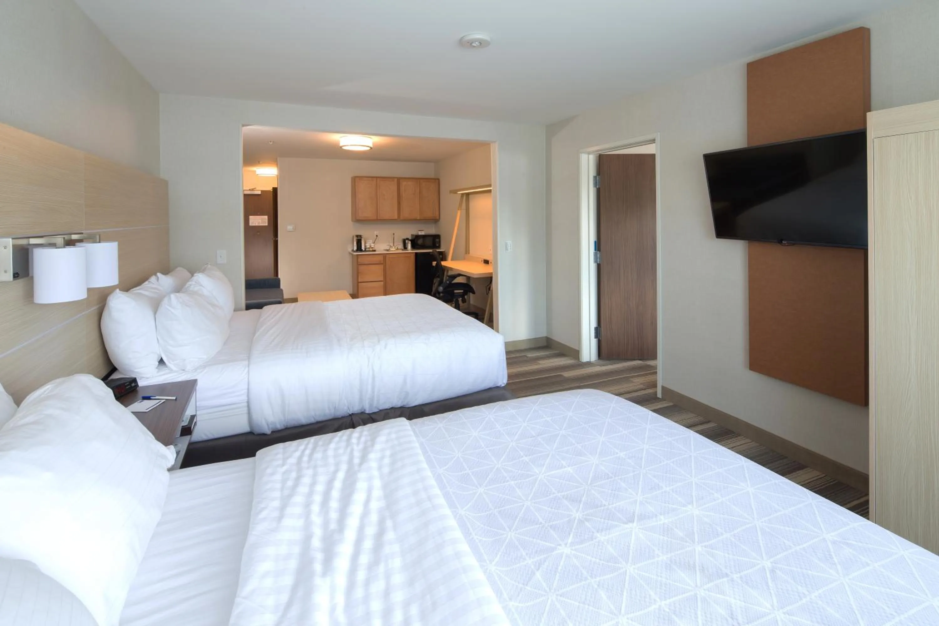 Standard Queen Room with Two Queen Beds in Holiday Inn Express & Suites Port Huron by IHG