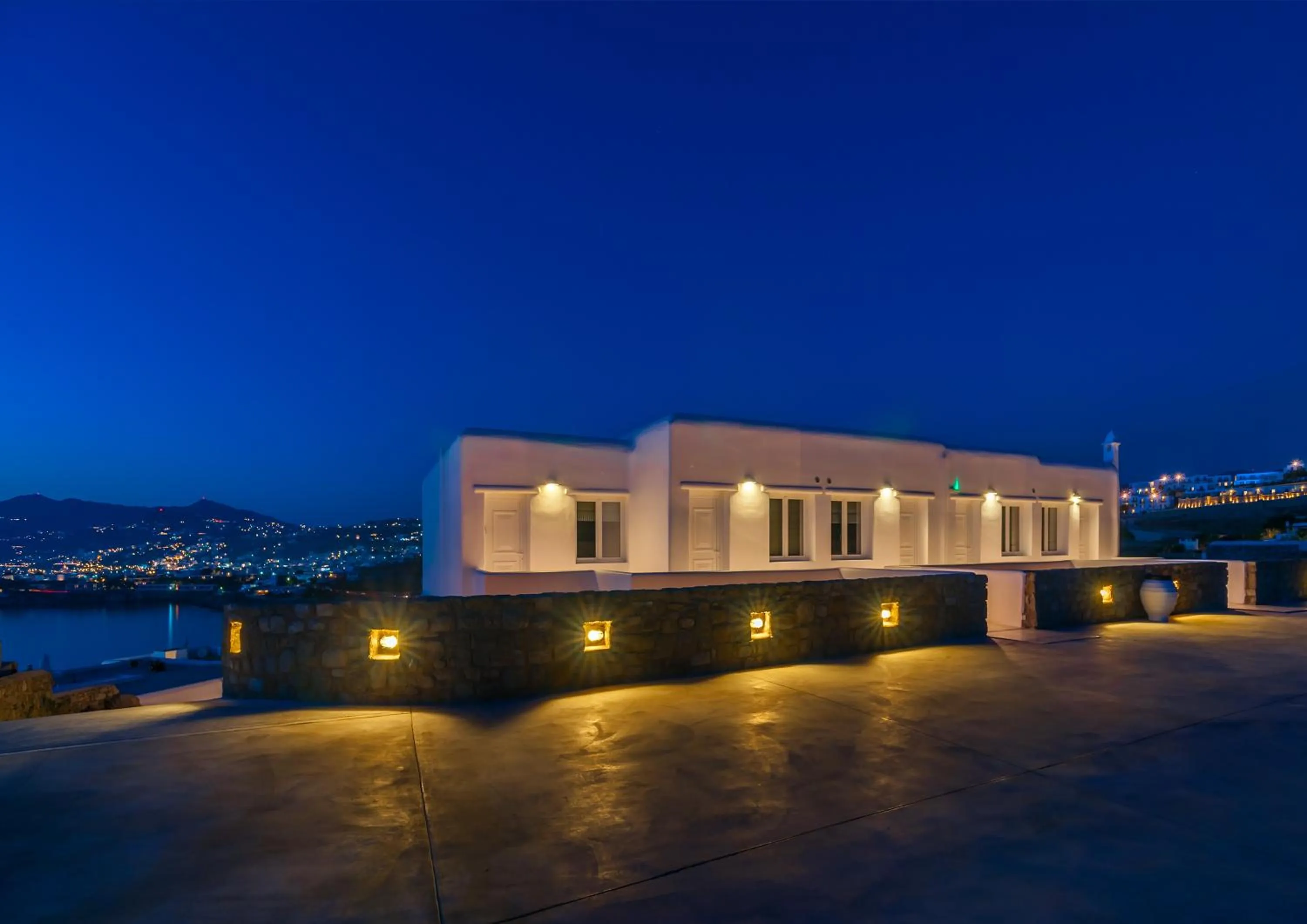 Facade/entrance in Cape Mykonos