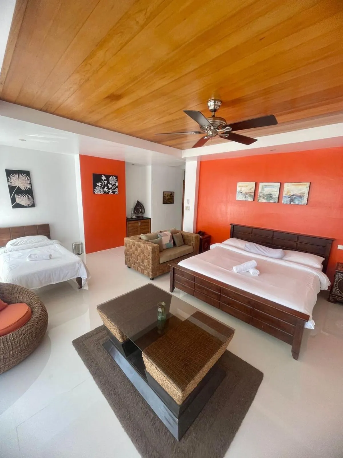 Triple King Suite Room in Calypso Beach and Dive Resort
