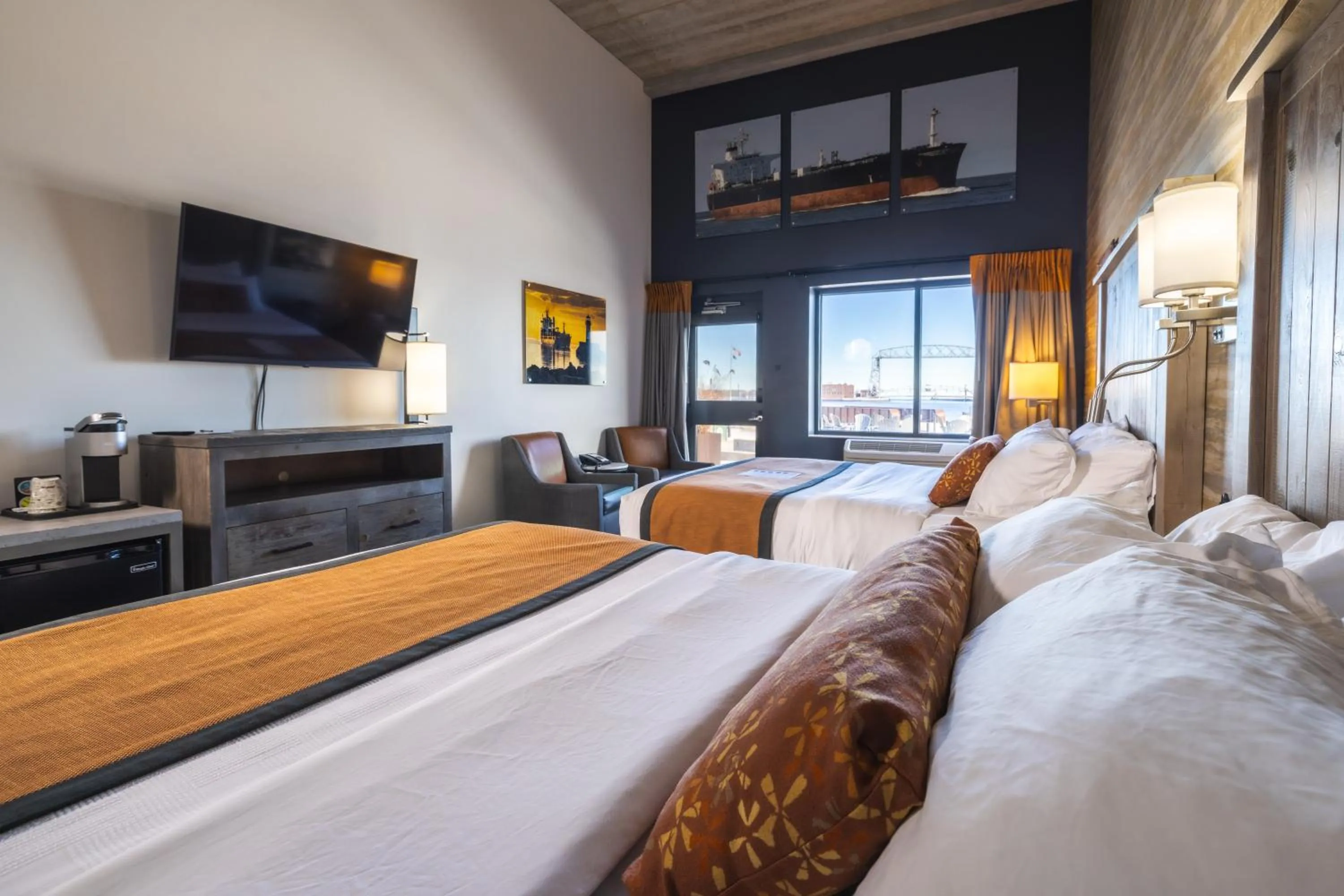 2 Queen Patio Room in Pier B Resort