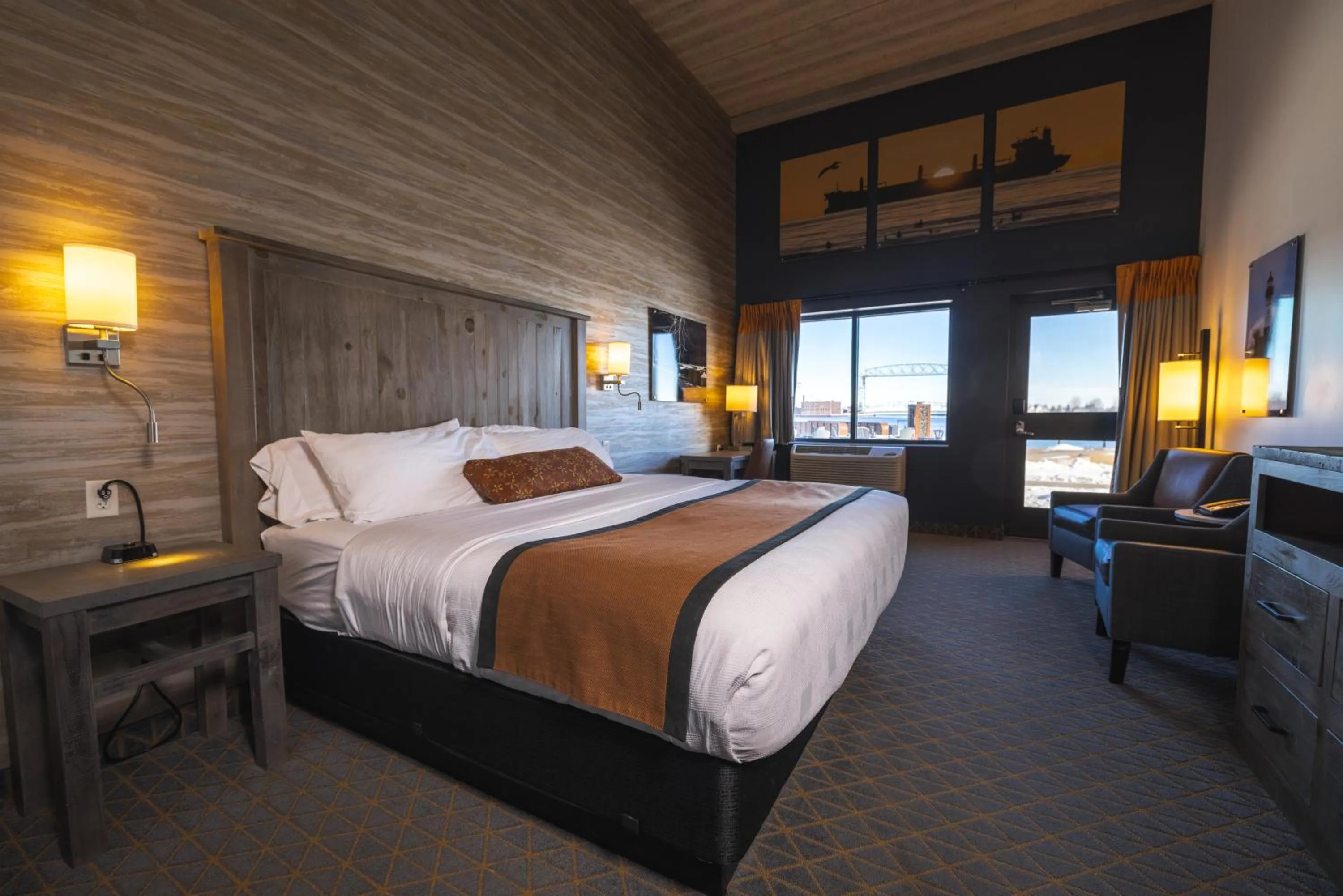 King Room with Patio and Harbor view in Pier B Resort