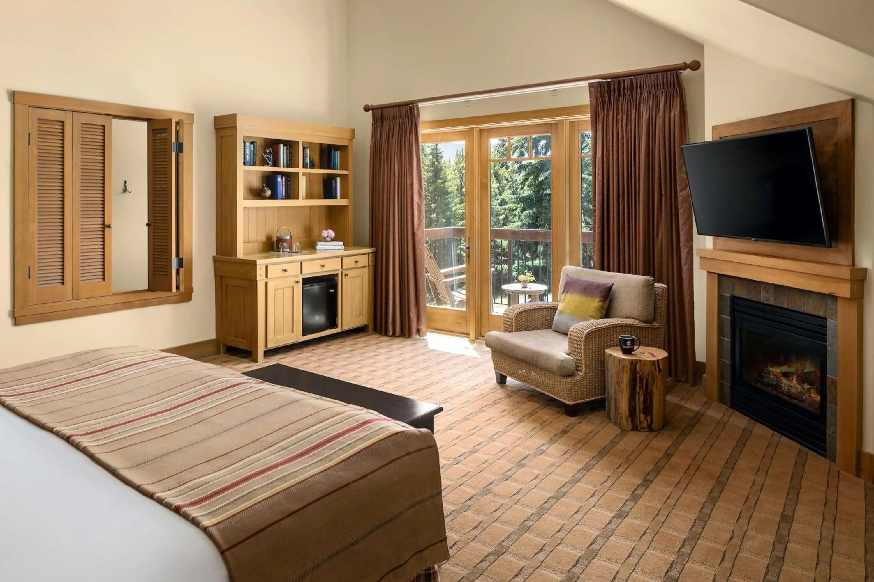 Corner Suite with Resort View in Suncadia Resort