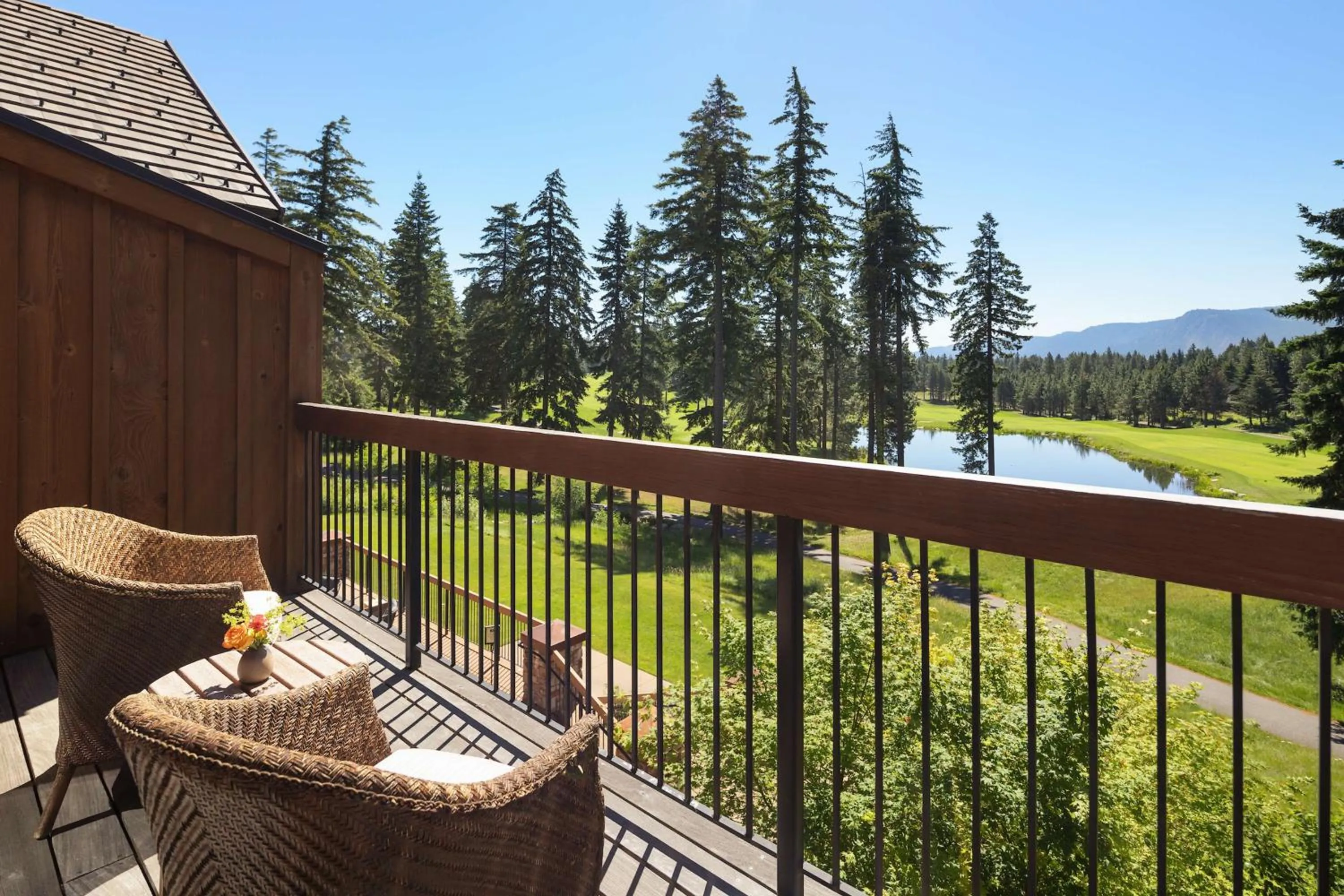 King Room with Golf View in Suncadia Resort