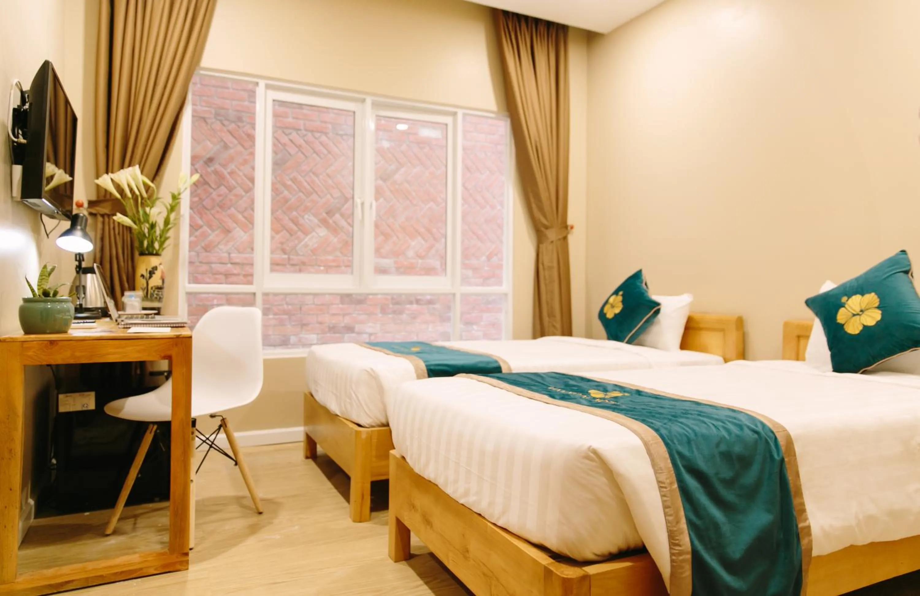Superior Twin Room in Minh Nhung Hotel