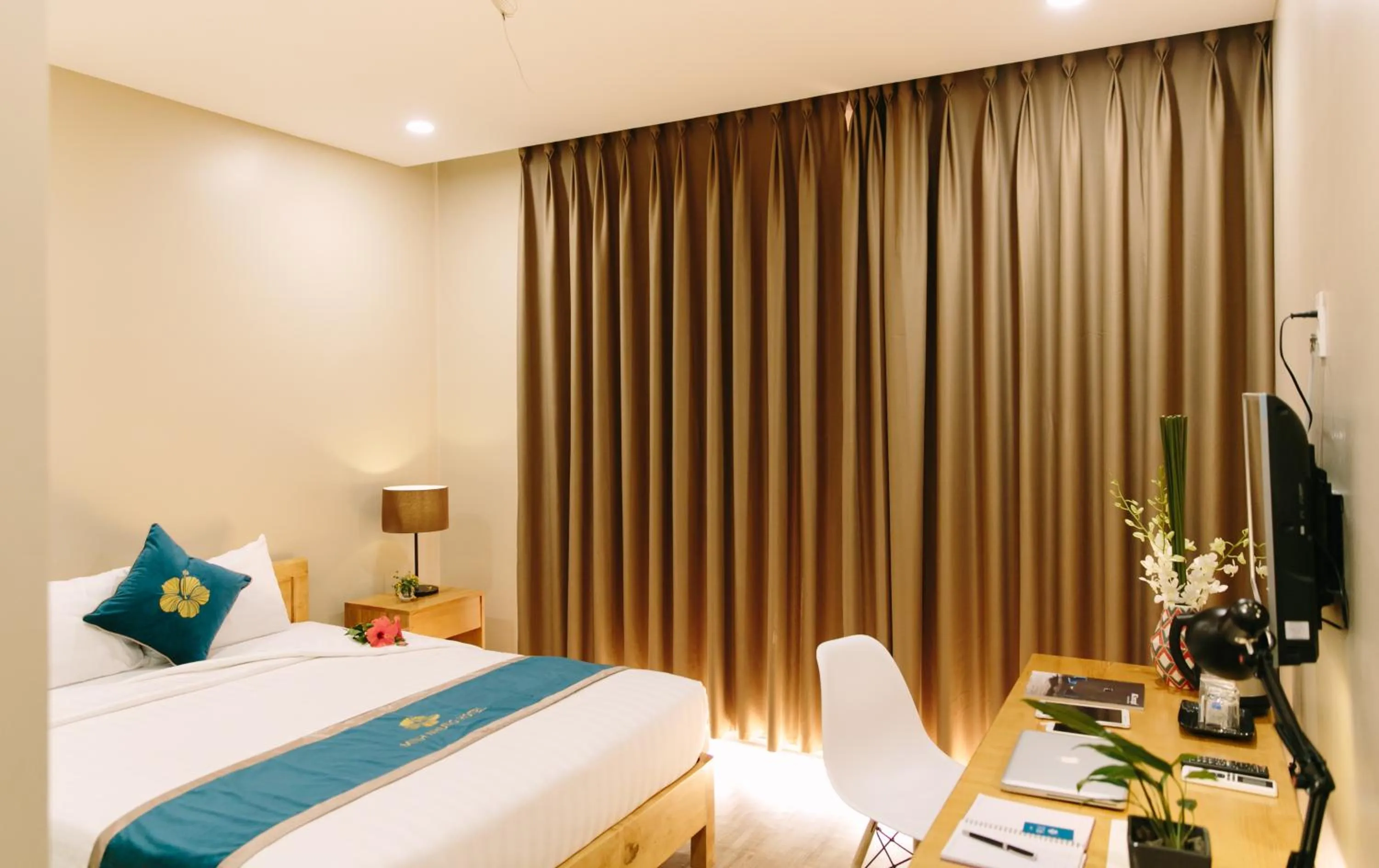 Deluxe Double Room with Balcony in Minh Nhung Hotel