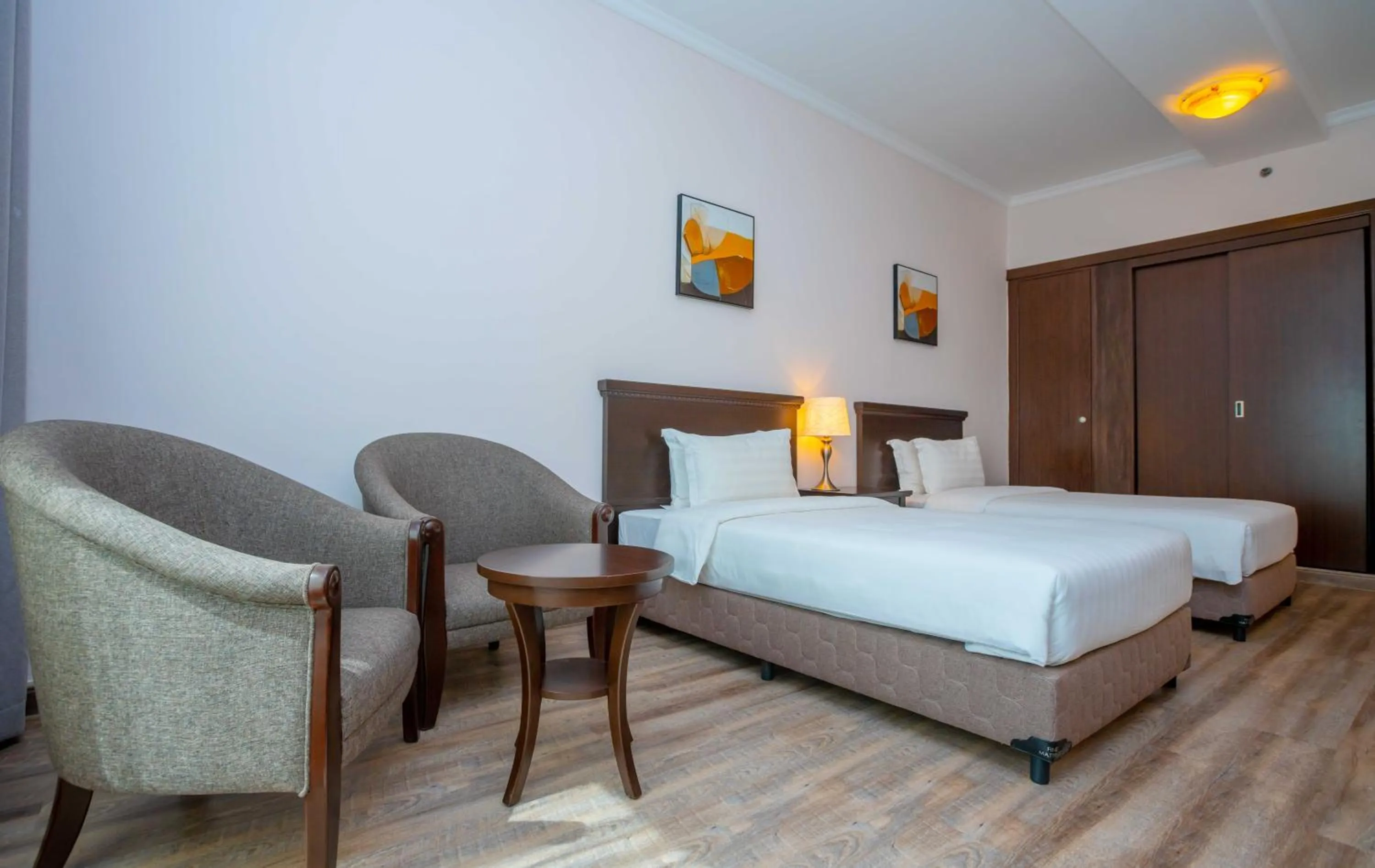 Standard Twin Room in Ezdan Residence