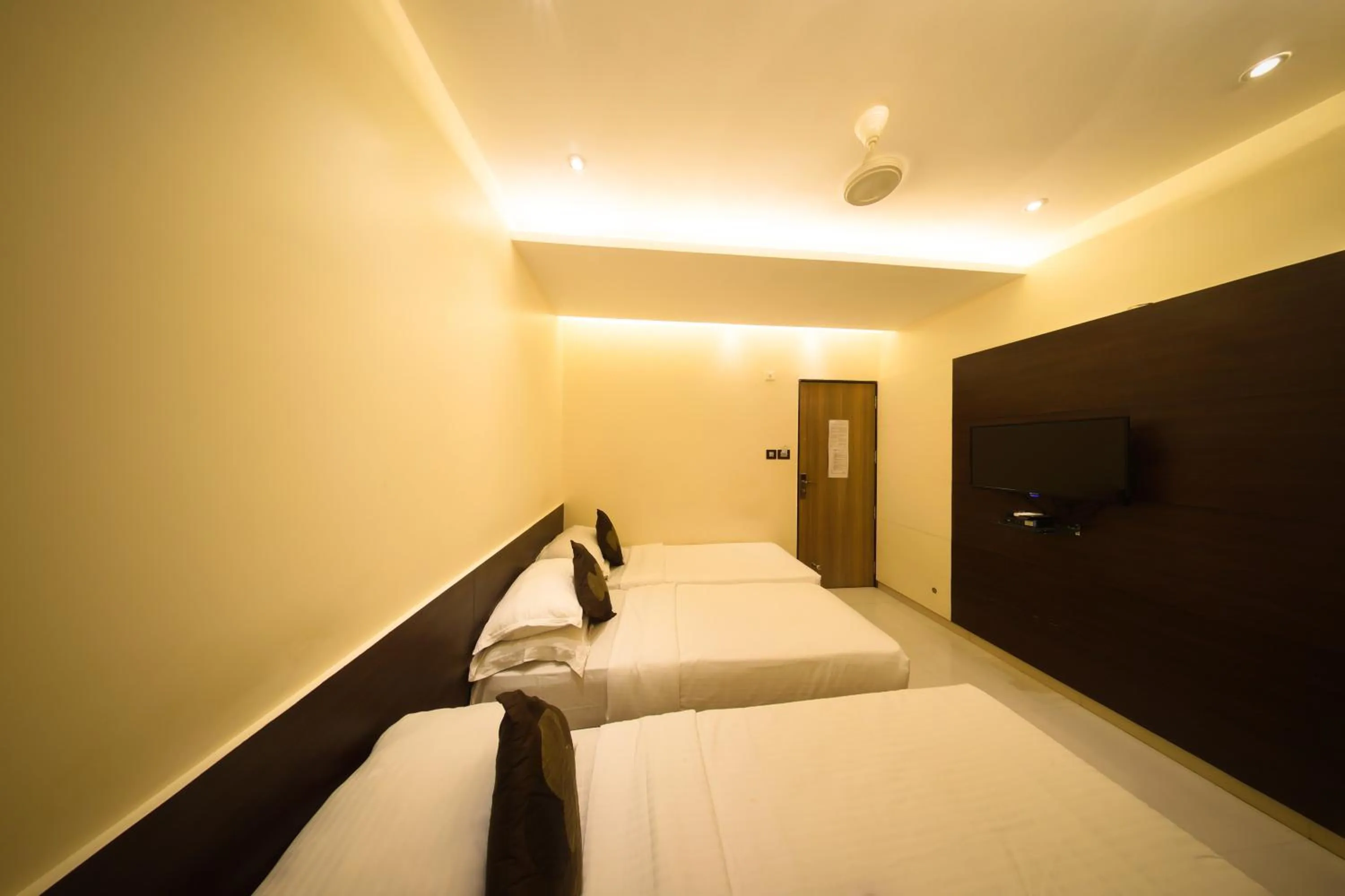 Triple Bed Non AC Room in Hotel Shivam