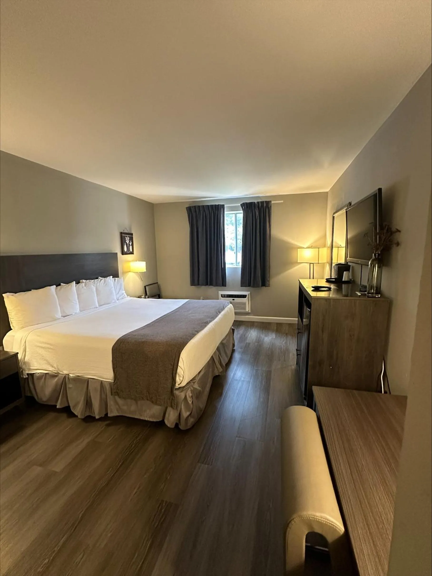 King Room in Carolina Pine Inn near Southern Pines-Pinehurst