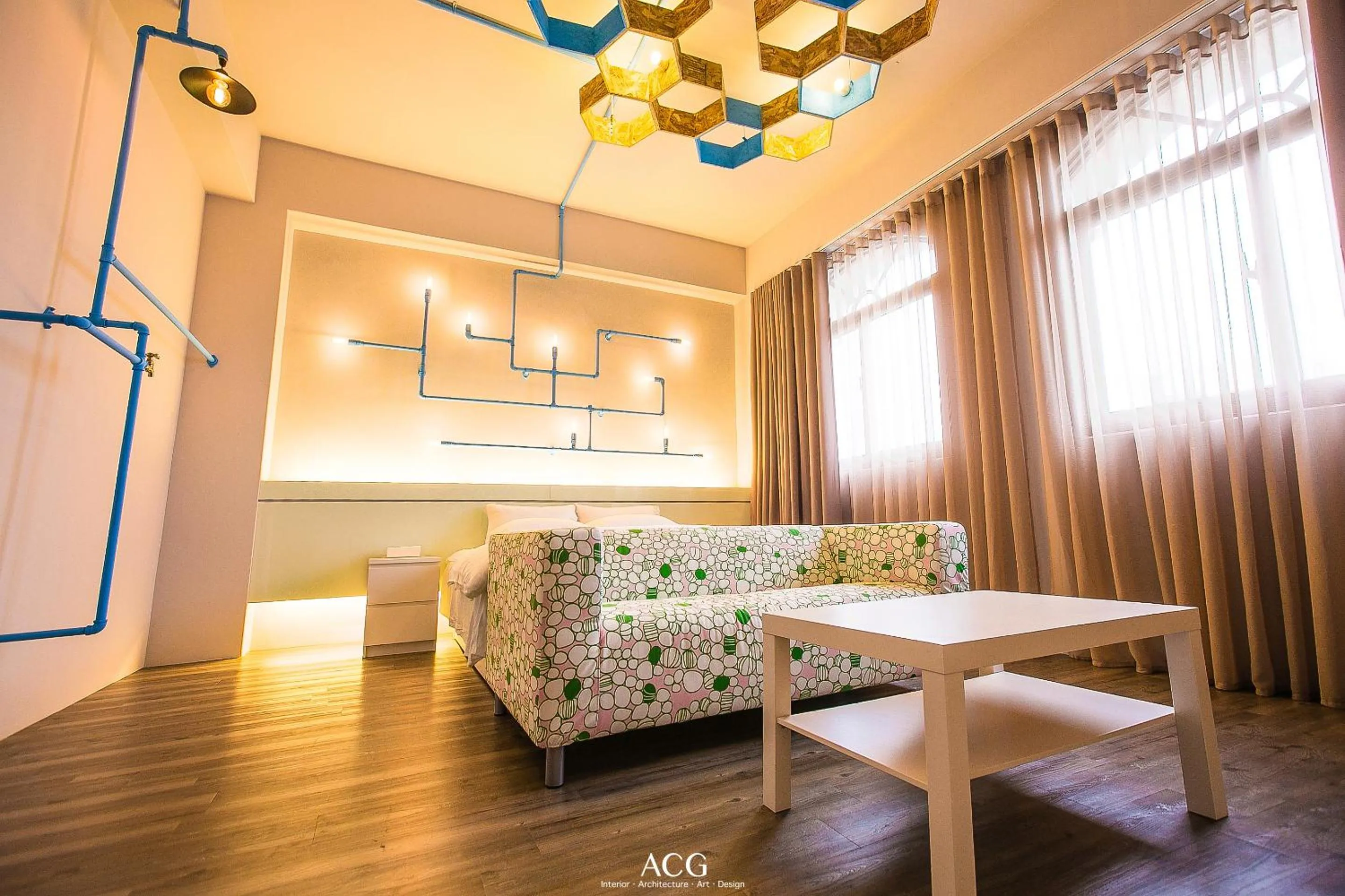 Deluxe King Suite in Art Zone