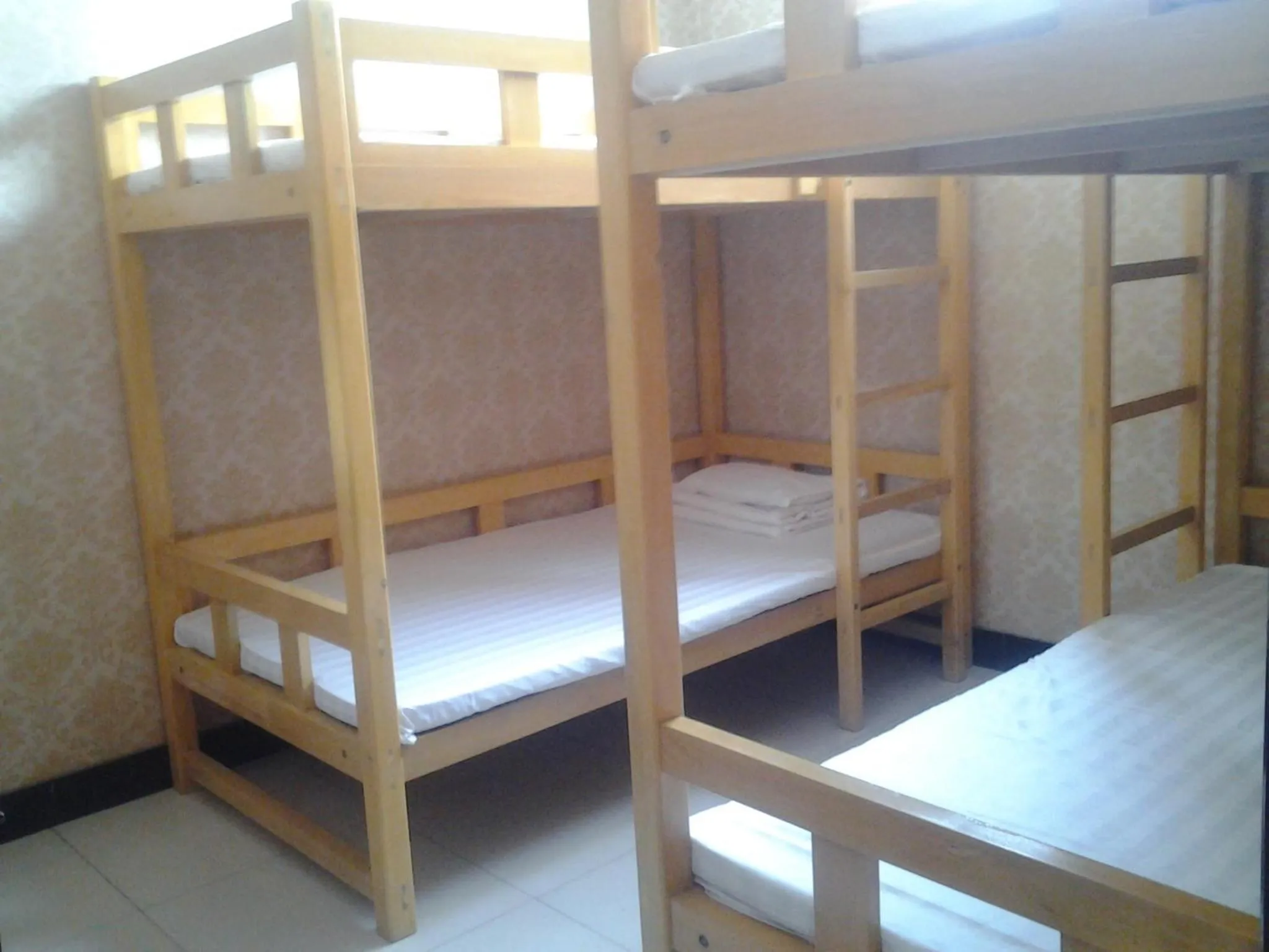 Bed in 4-Bed Female Dormitory Room in Pingyao Jiaxin Guesthouse