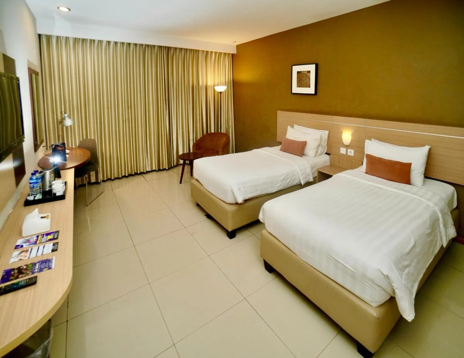 Executive Twin Room in De Laxston Hotel Yogyakarta, Azana Hotels Collection