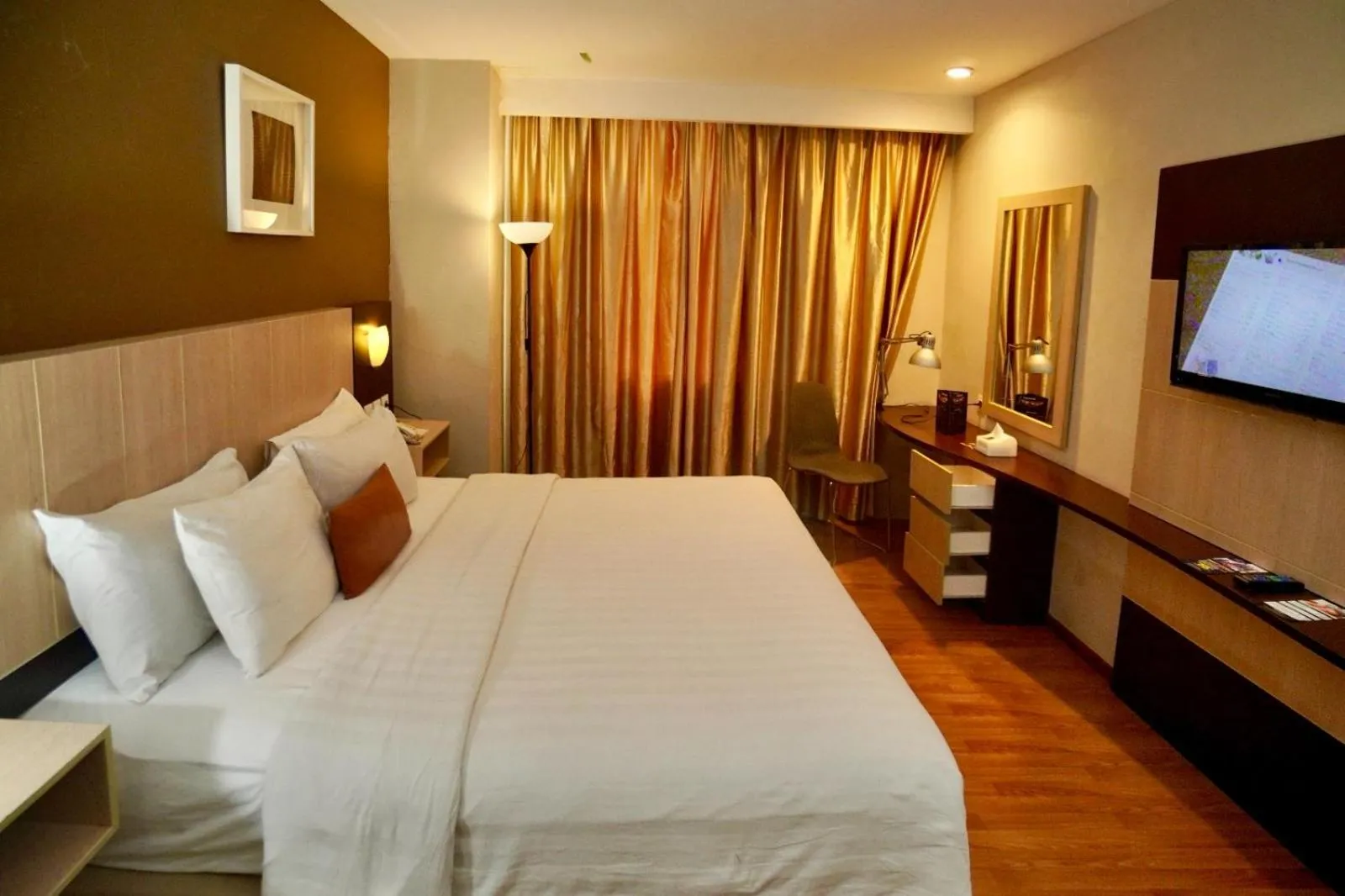 Deluxe Double Room in De Laxston Hotel Yogyakarta, Azana Hotels Collection