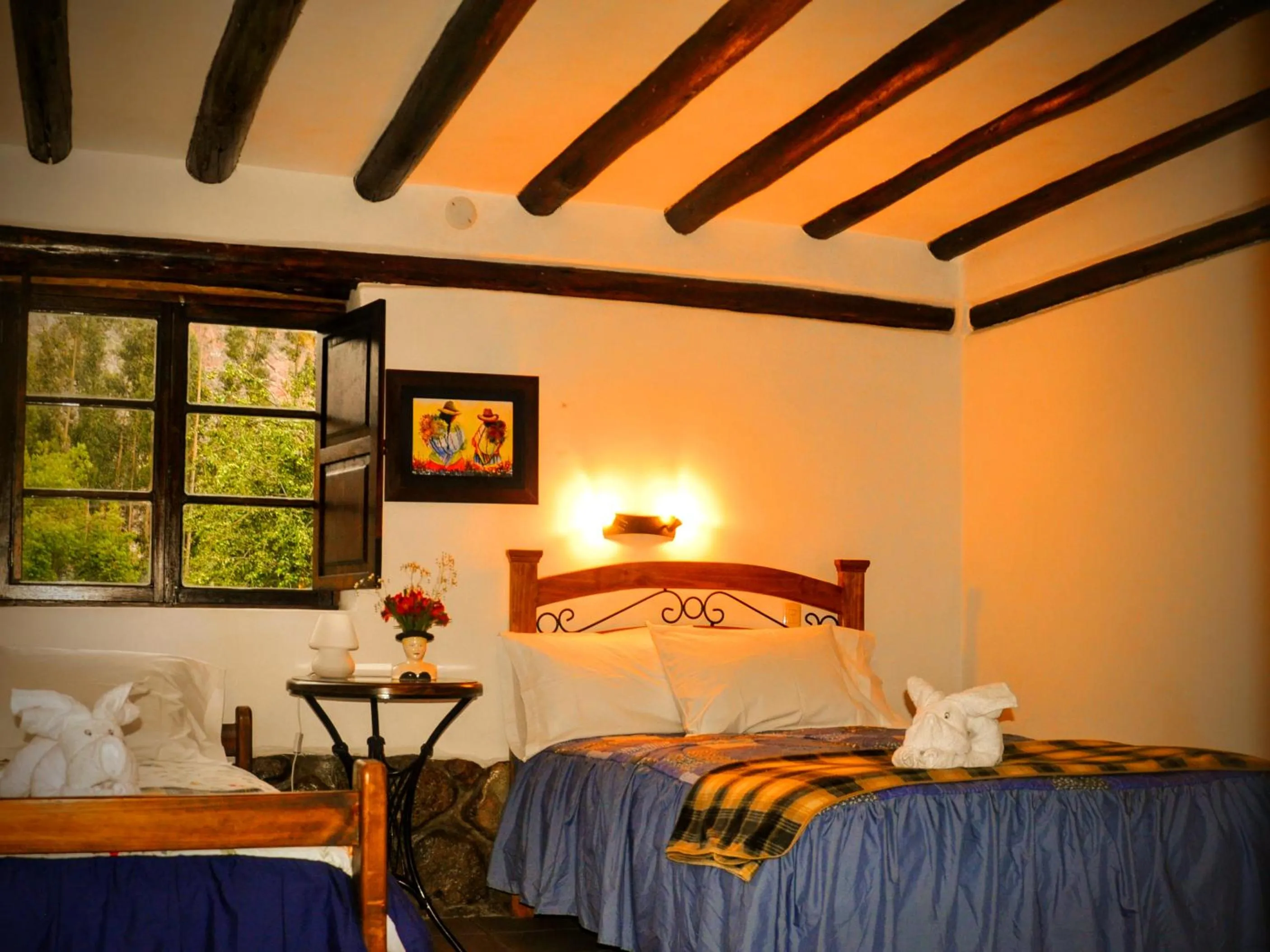 Superior Double or Twin Room with Internal Garden View - single occupancy in Lizzy Wasi Urubamba