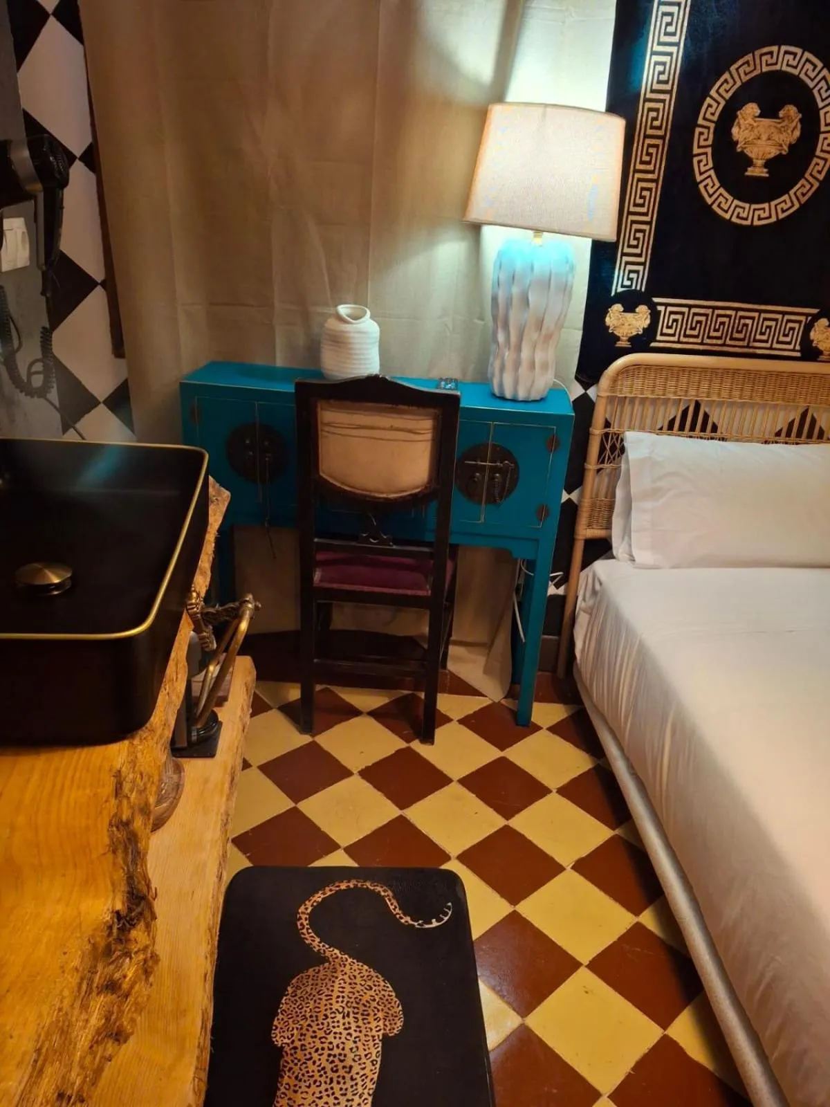 Single Room - single occupancy in Hotel Life Gran Via - Tropical garden