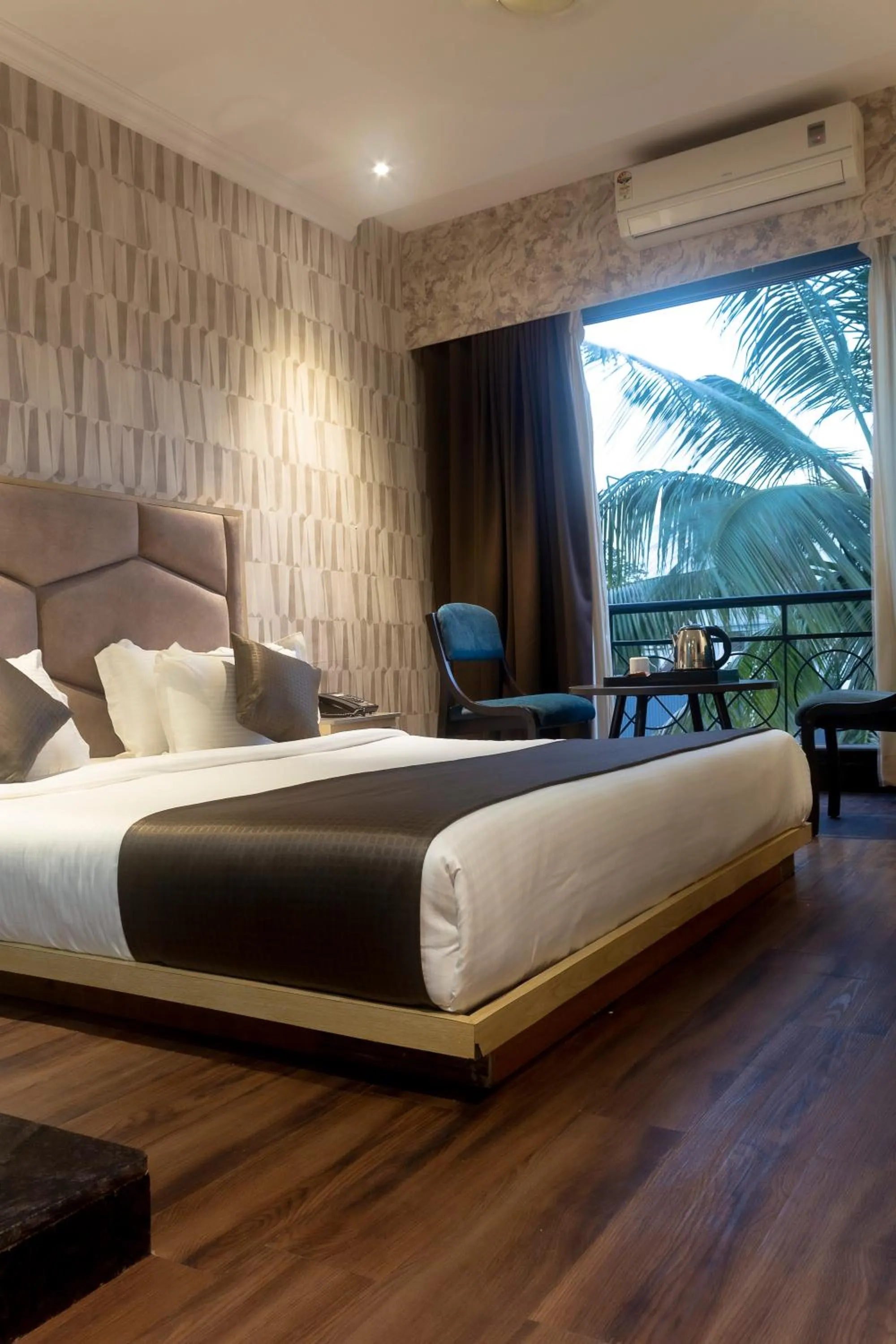 Superior King Room - single occupancy in HOTEL KB's Grand