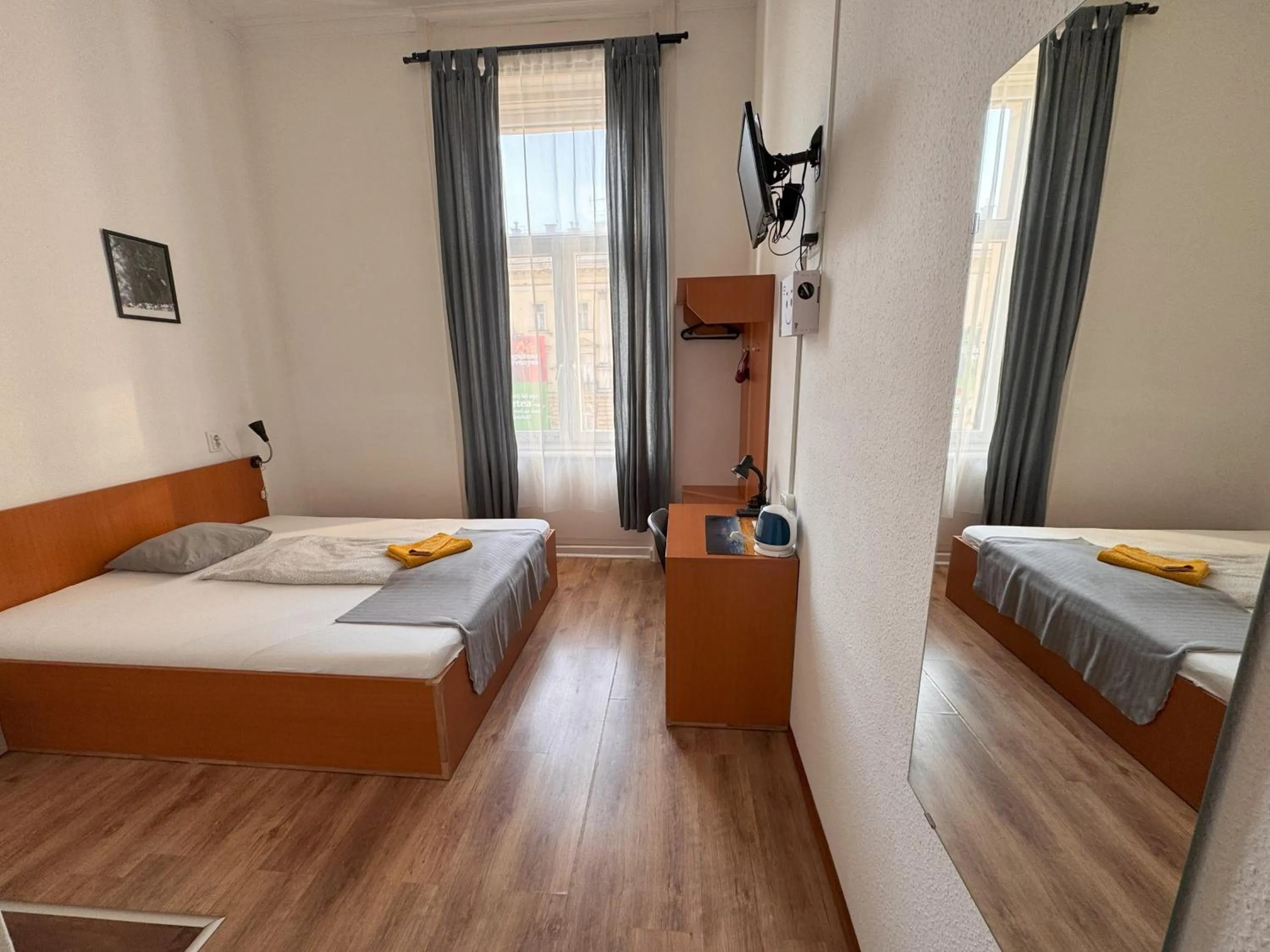 Double or Twin Room in Omega Guesthouse Budapest