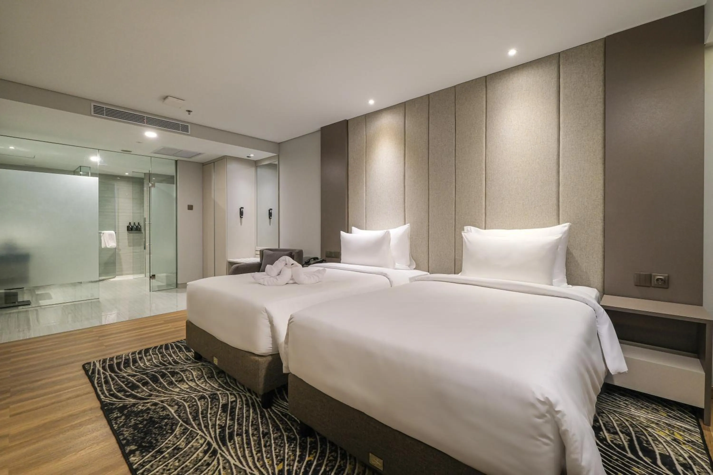 Superior Twin Room in The Grand Platinum Jakarta