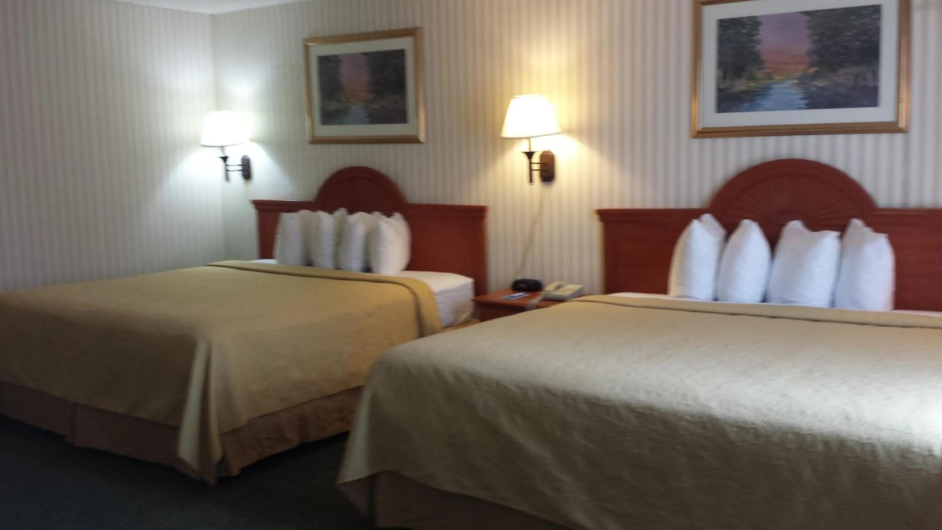 Double Room with Two Double Beds - Smoking in Rodeway Inn Joint Base Andrews Area