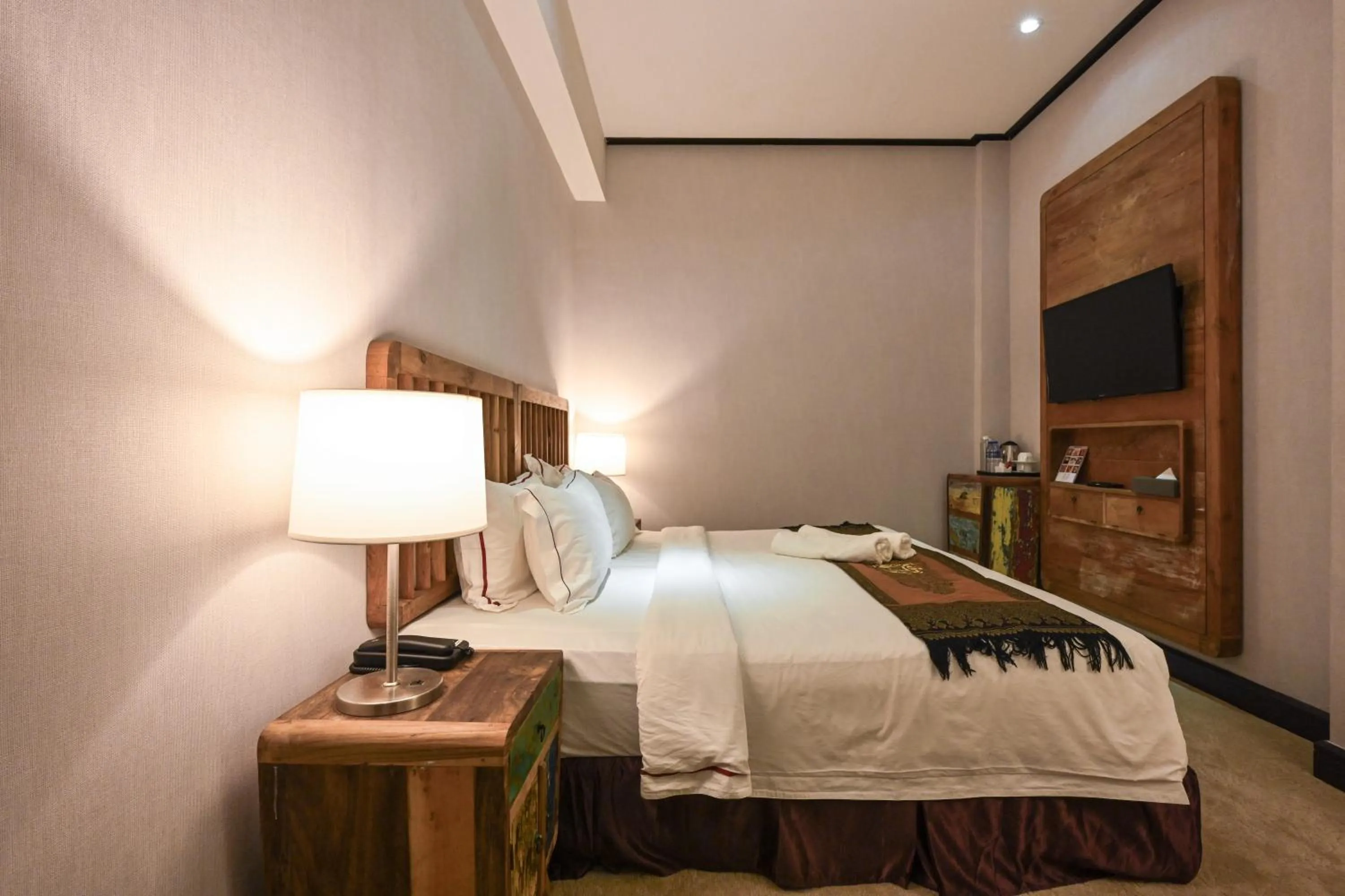 Standard Double Room - No Window in 1825 Gallery Hotel