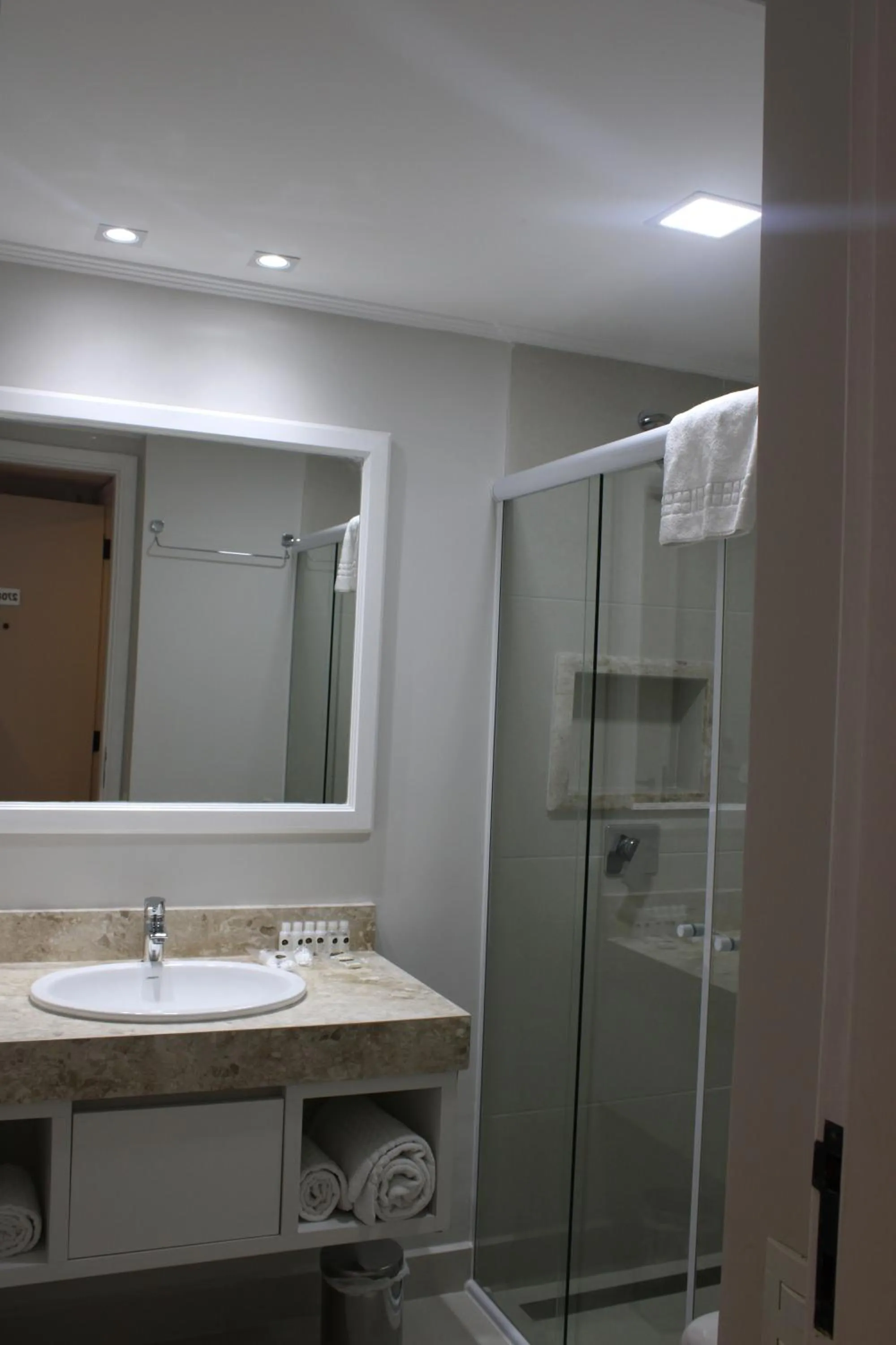 Luxury Twin Room - single occupancy in Ninety Hotel