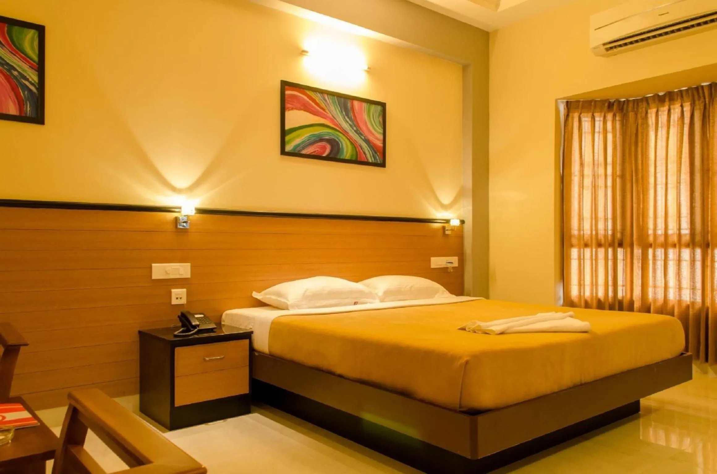 Premier Double or Twin Room with Air Conditioning - single occupancy in Kohinoor Hotels