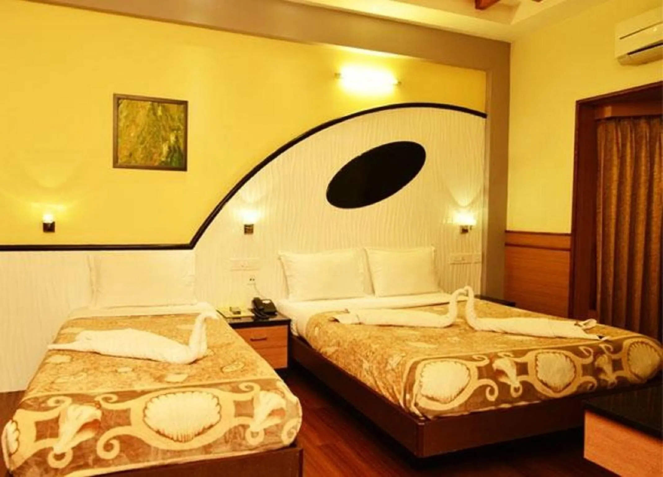 Luxury Suite in Kohinoor Hotels