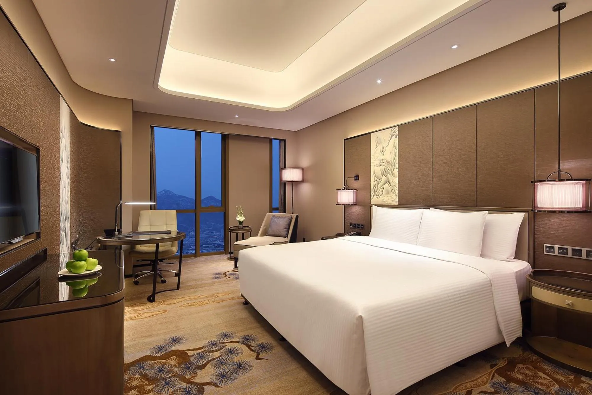 Queen Room with Mountain View in Wanda Realm Hotel Tai'an