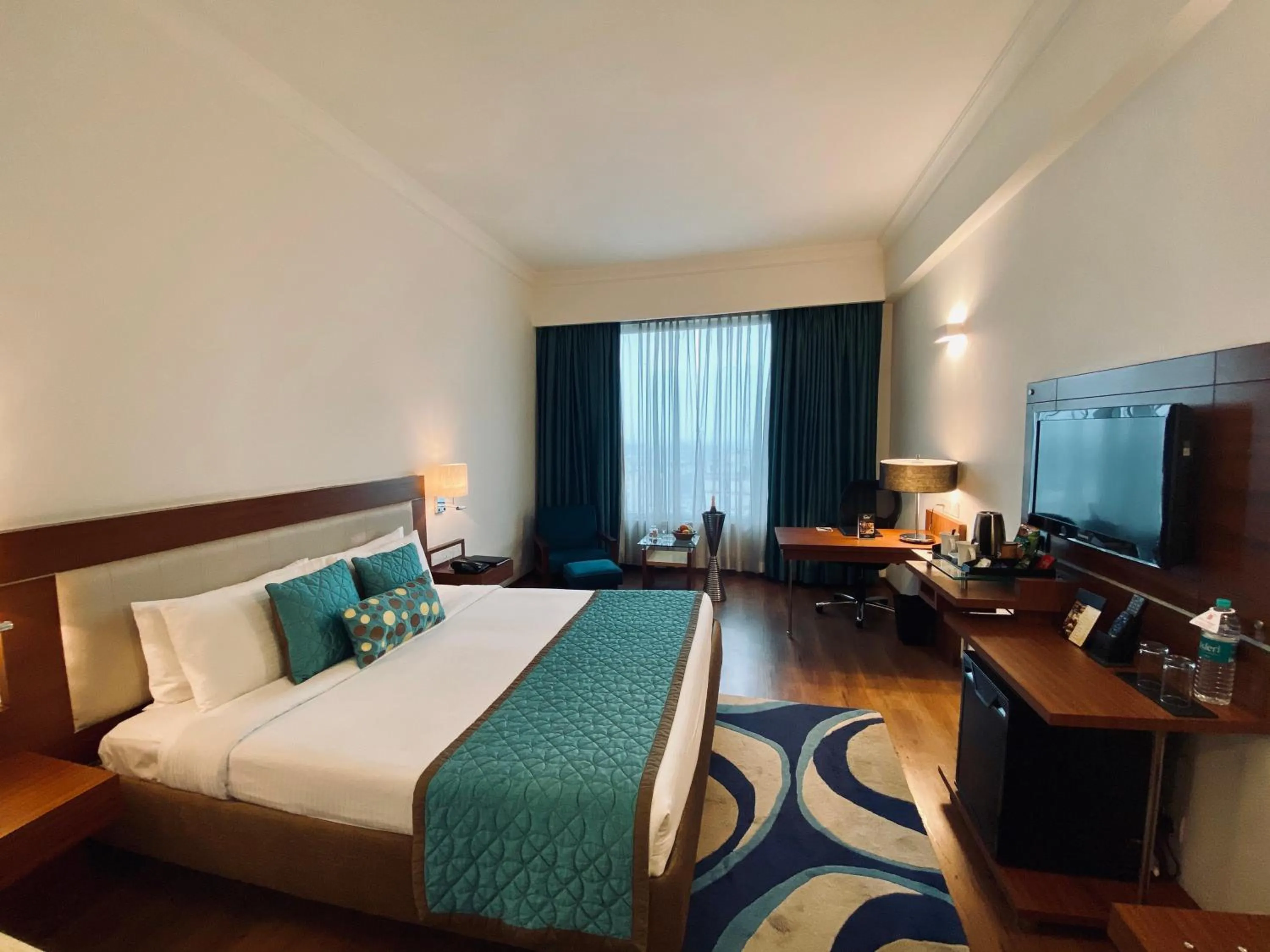 Imperial Room in The Landmark Towers