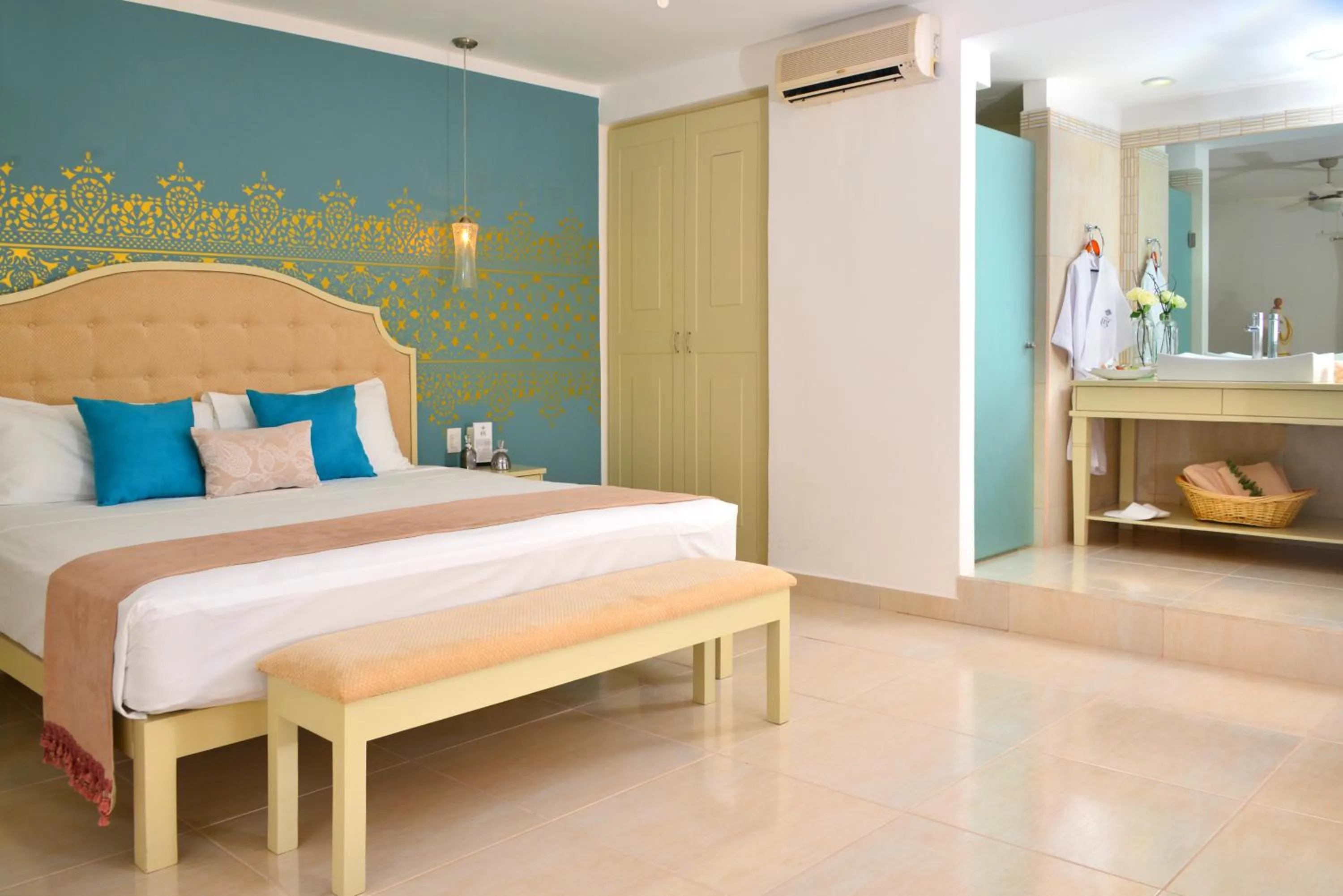 Unic Design Hotel & Restaurant- 5th Avenue