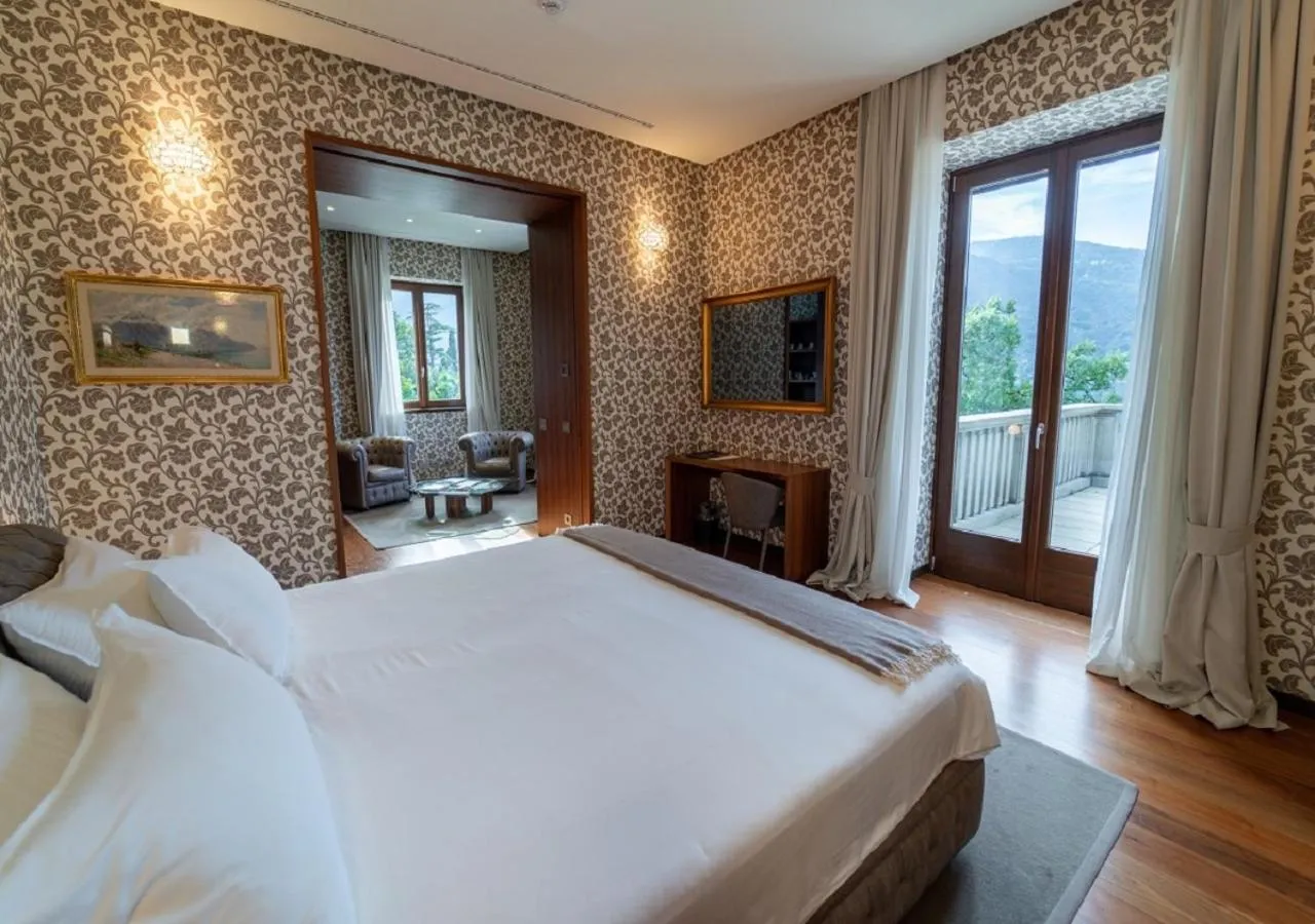 Executive suite with Lake view and Terrace in Villa Lario Resort Mandello